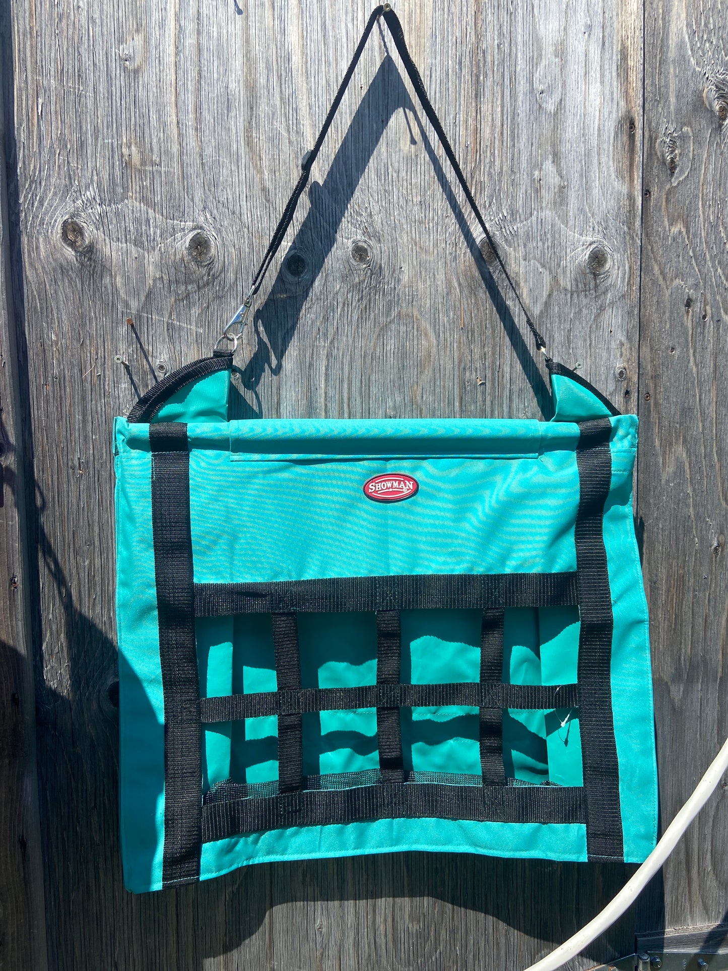 Slow feed hay tote
