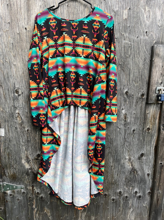 Medium roomy / loose fit, Aztec hi low