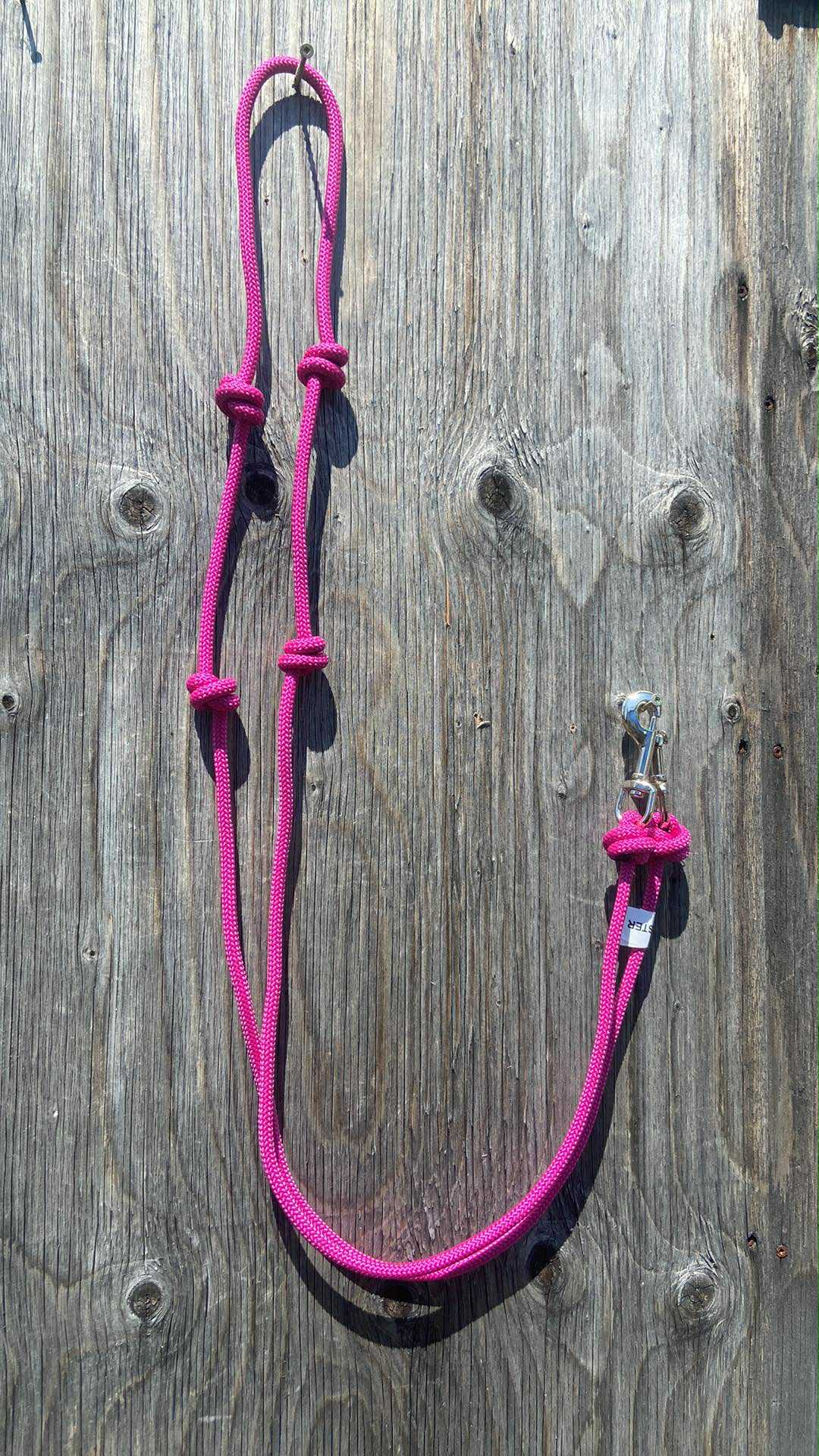 Barrel reins with knots