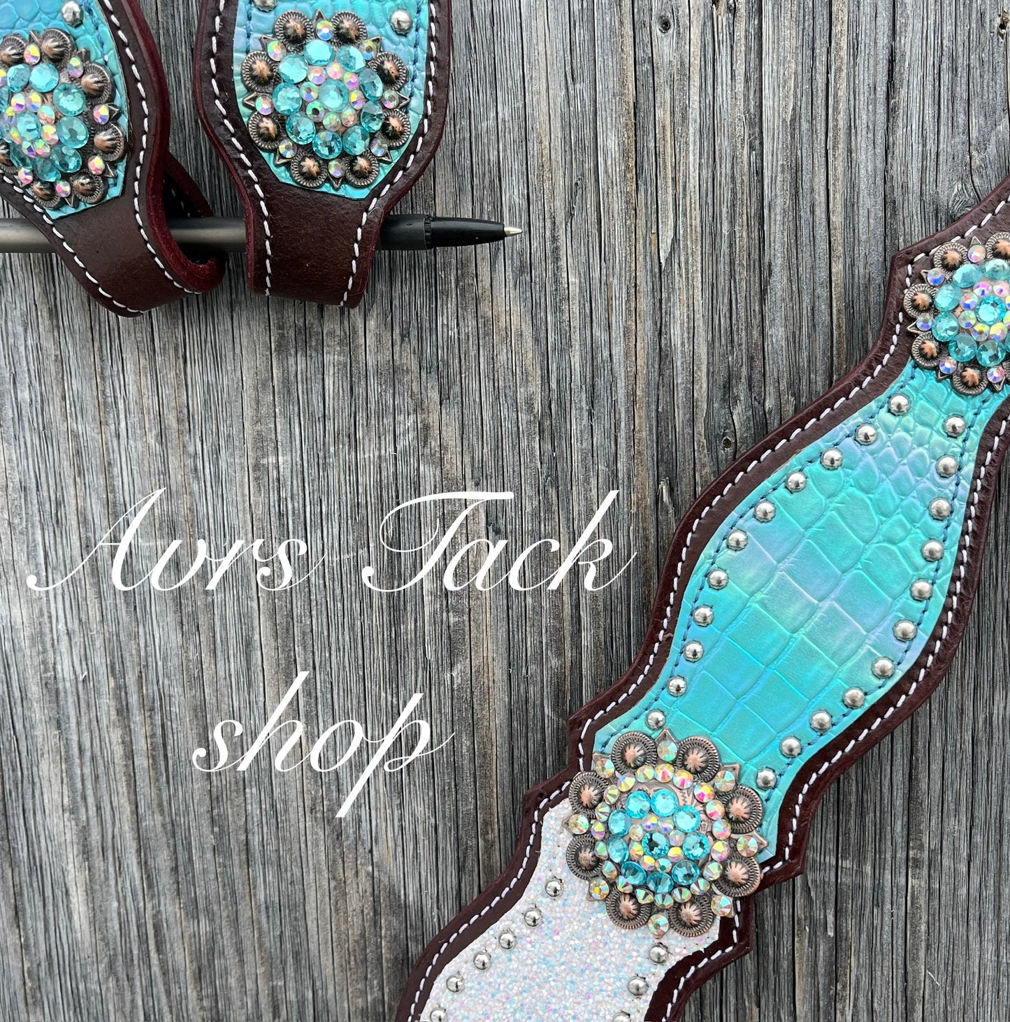 Blue and white glitter tack set