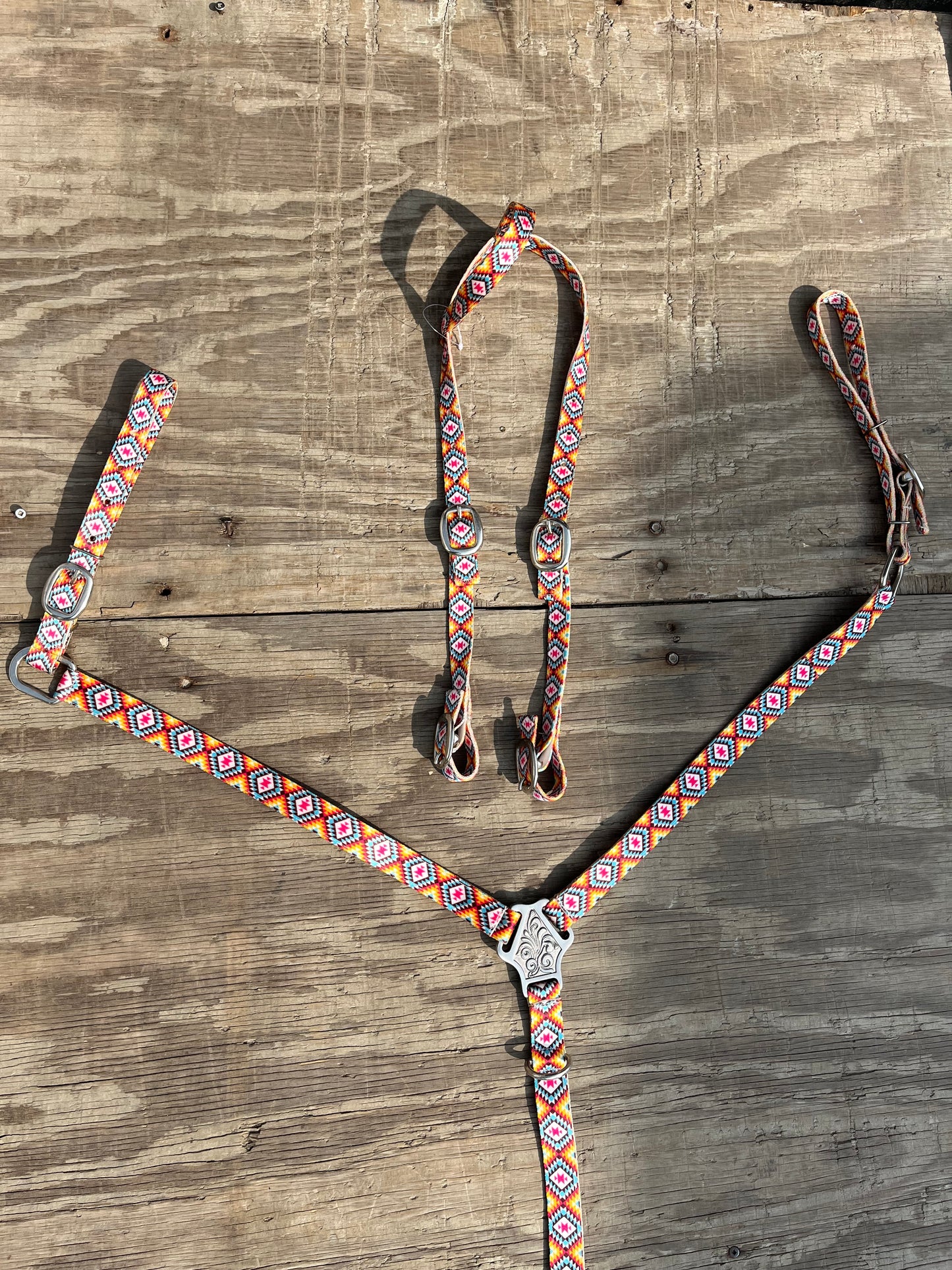 Nylon aztec tack set