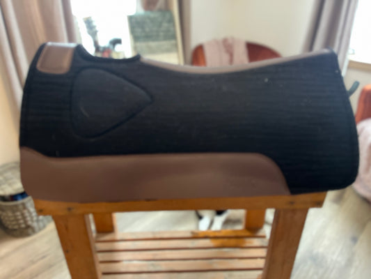 Black 30 x7/8 correctional shoulder build up pad