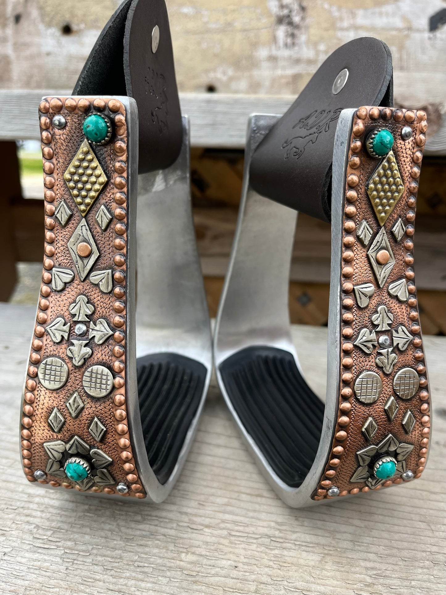 Copper engraved stirrups