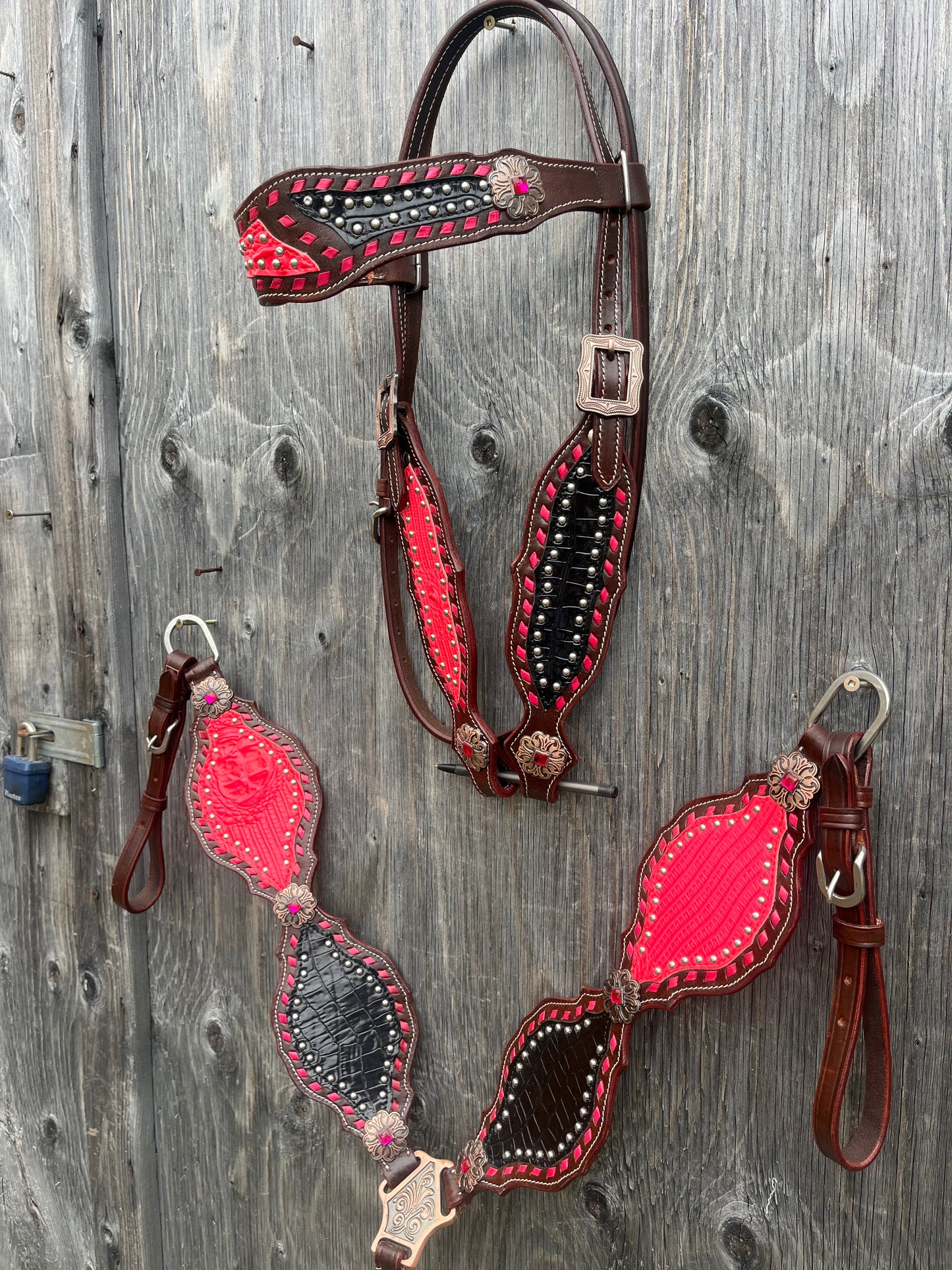 Black and pink browband tack set