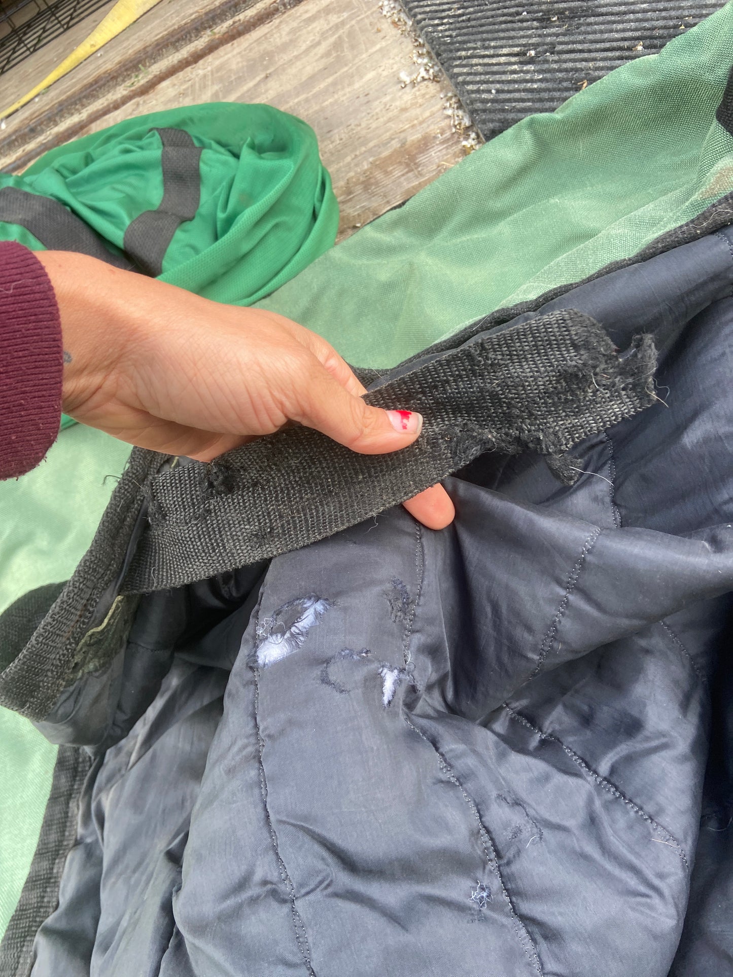68 closed front winter stable sheet some wear