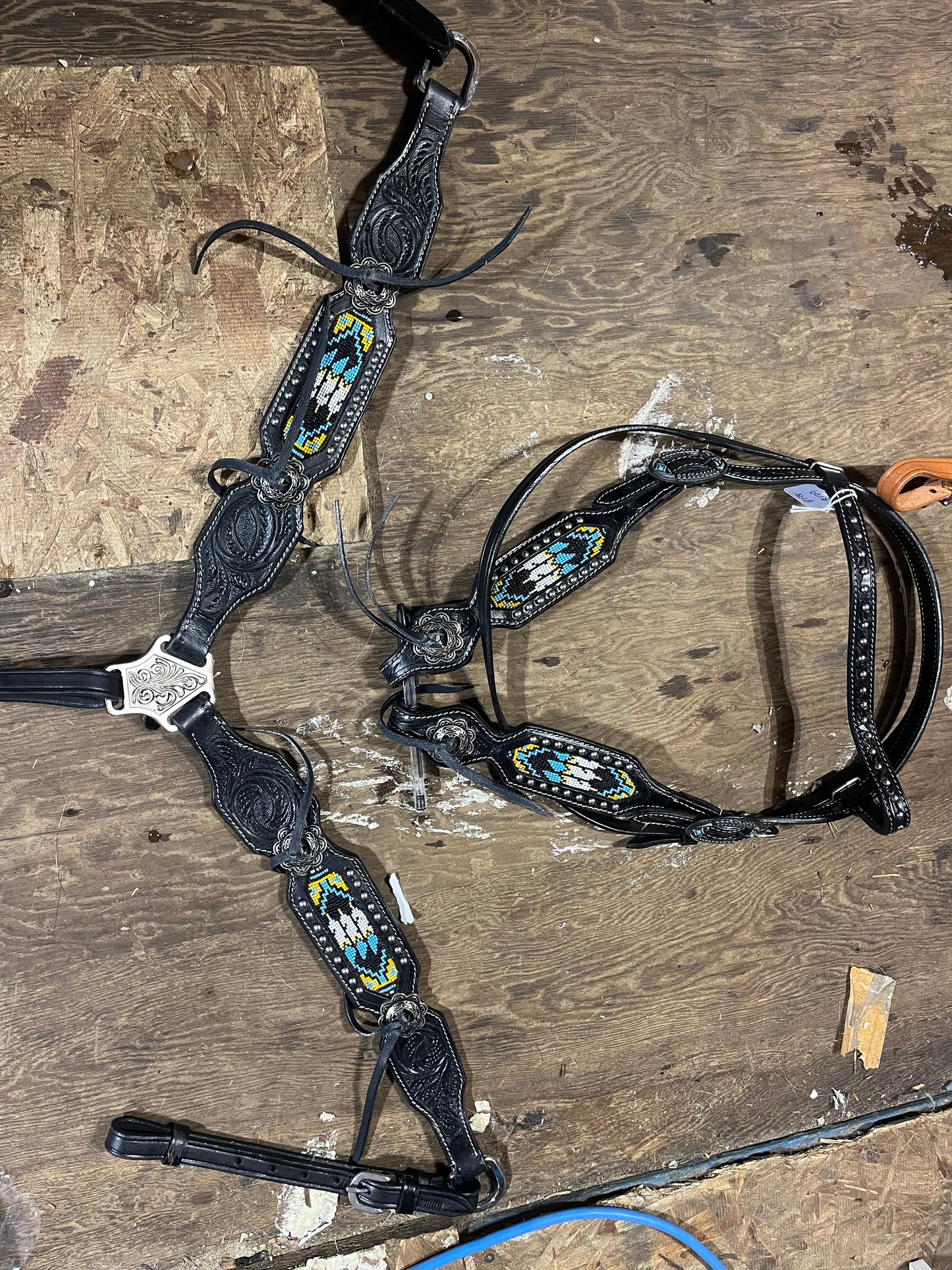 Beaded black tack set