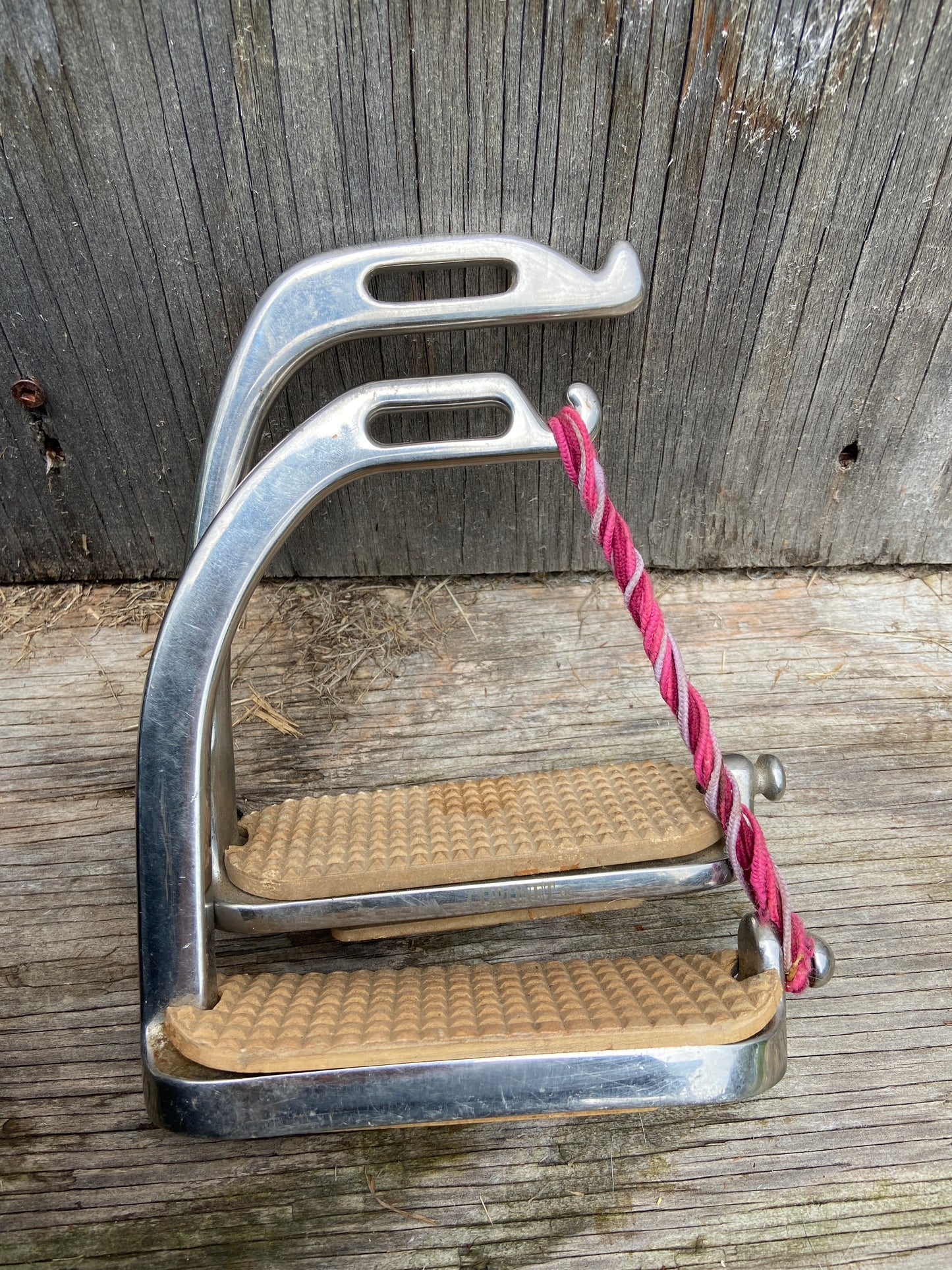 English stirrups one of them is missing the elastic