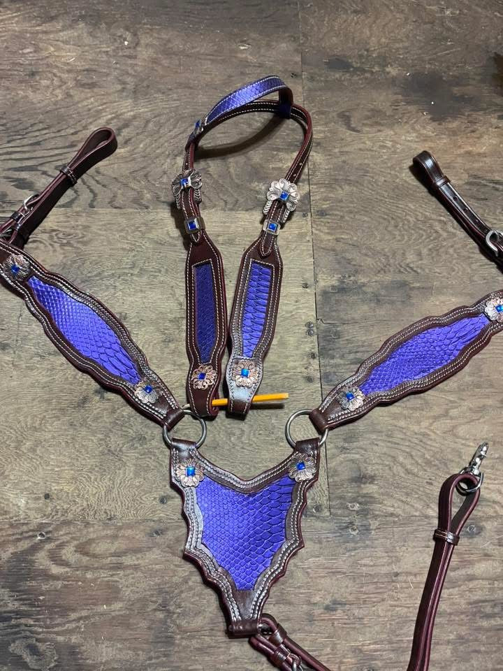 Purple snake print one ear tack set