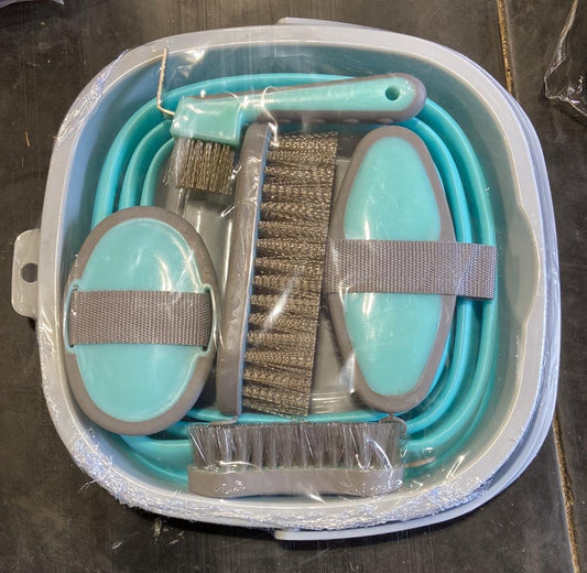 5 piece grooming kits with collapsible buckets