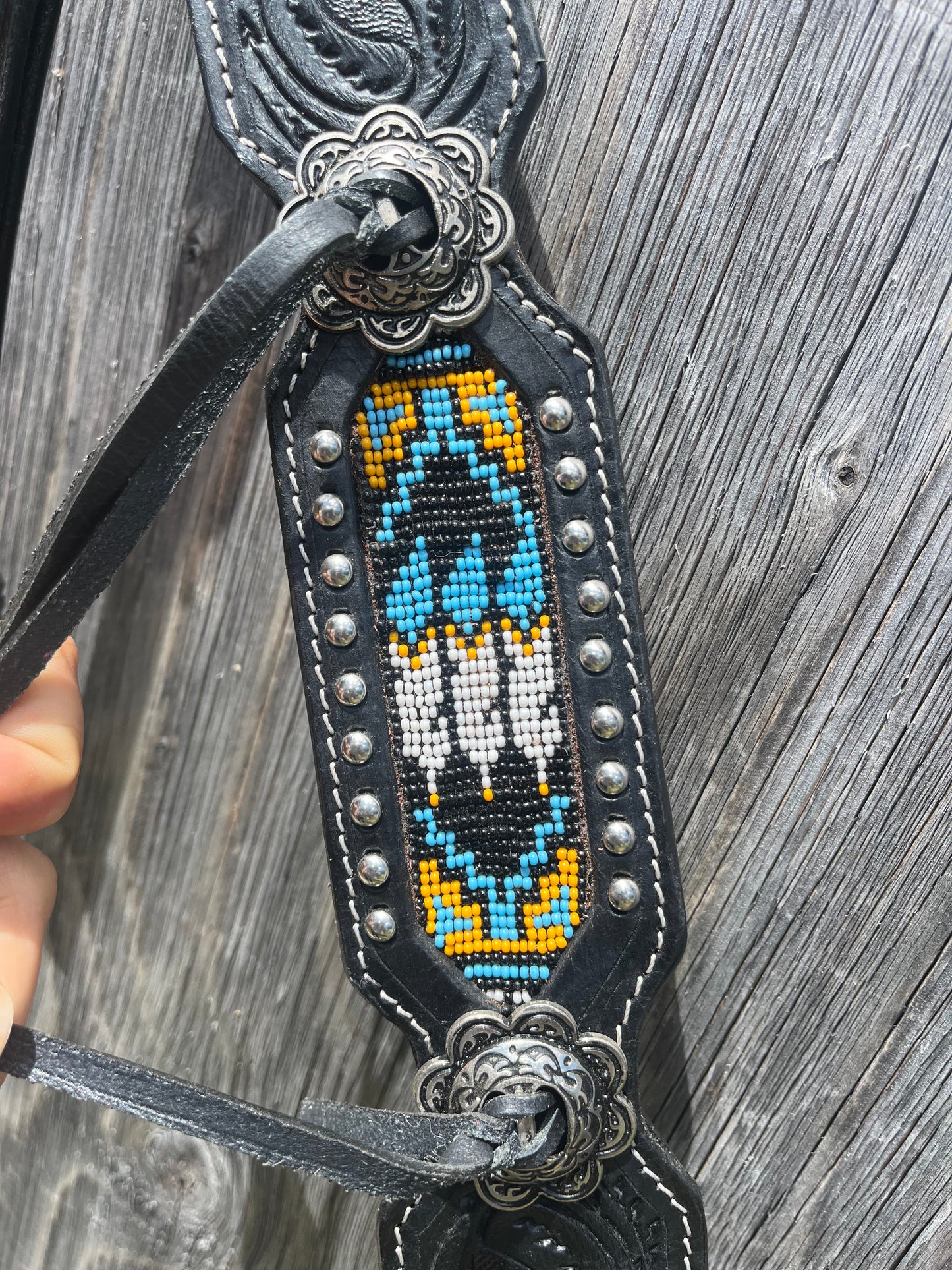 Beaded black tack set
