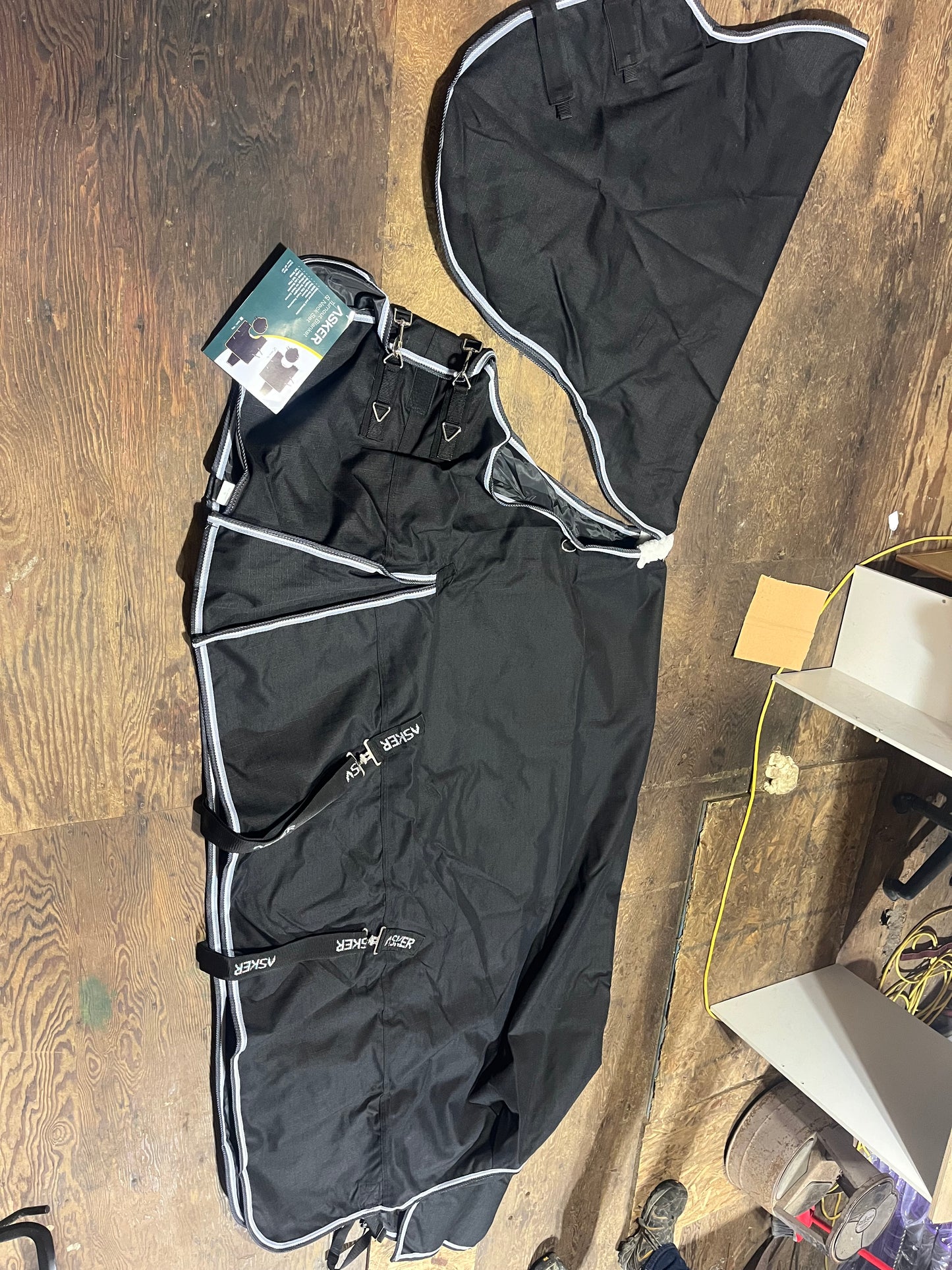 Rainsheet 0g with removable hood