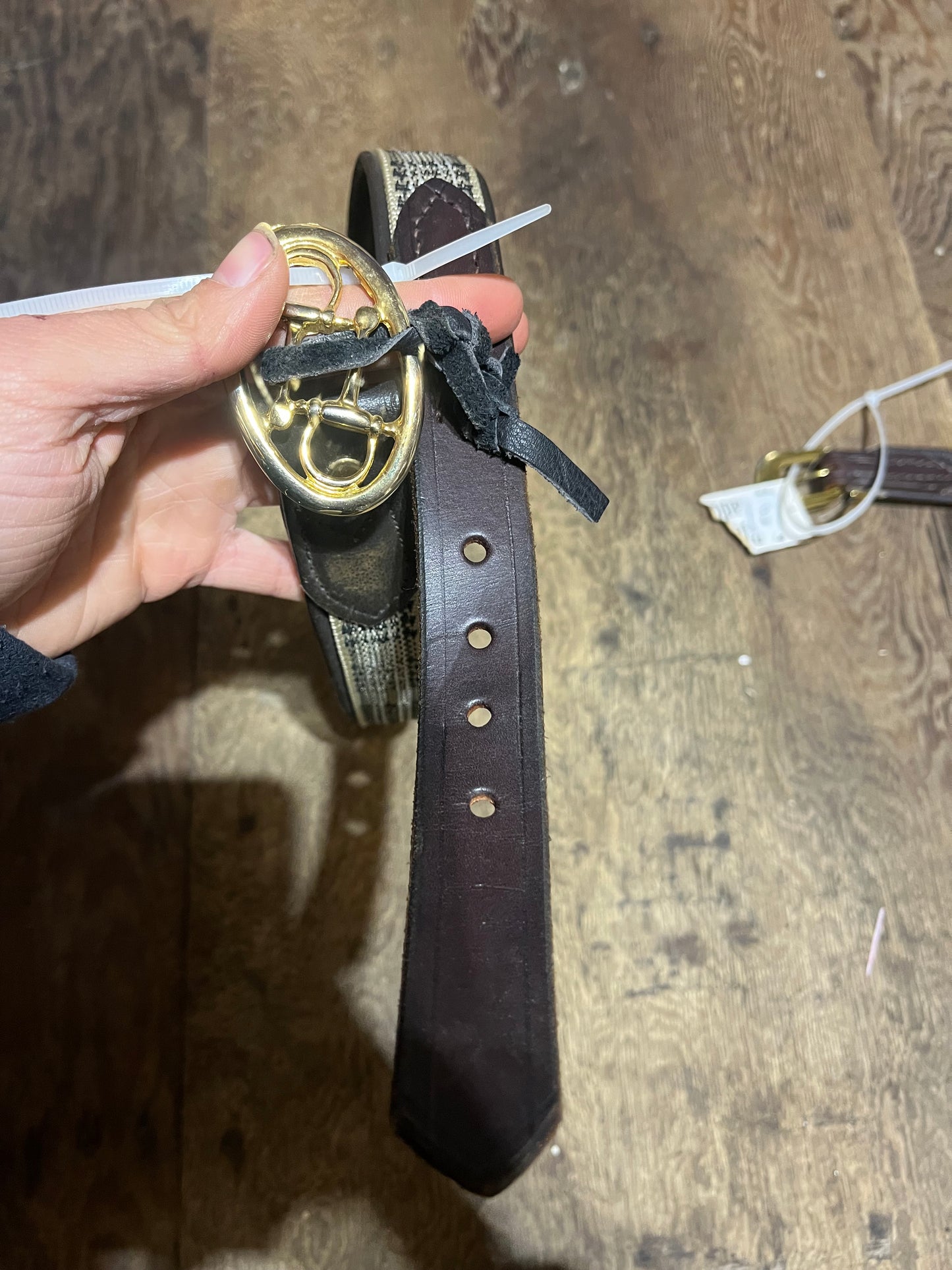 Baker riding belt brown leather round bit buckle measures 31” total