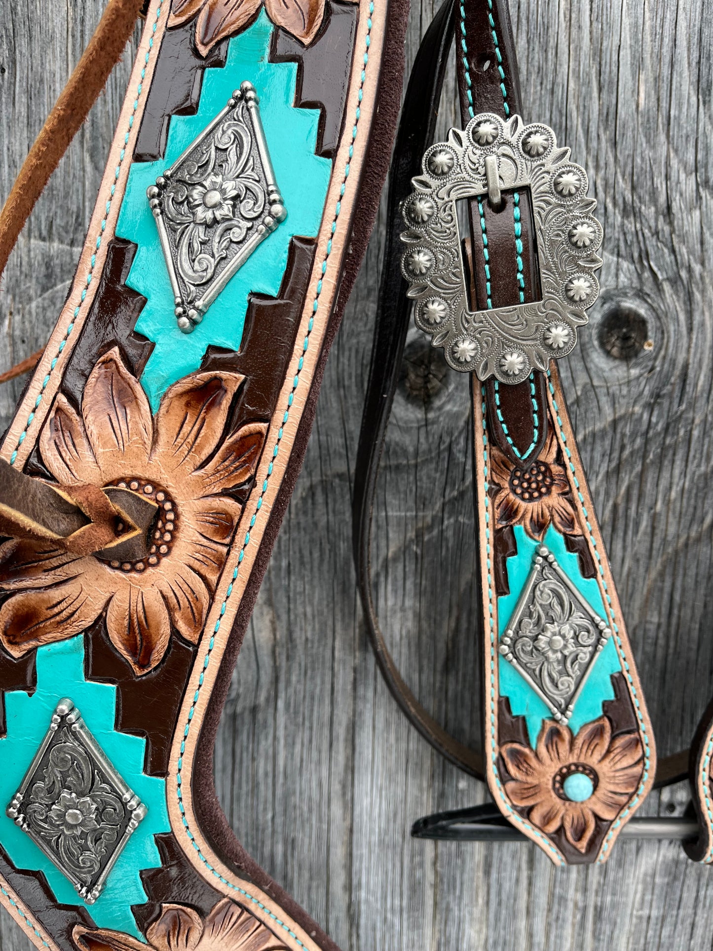 Teal sunflower tack set