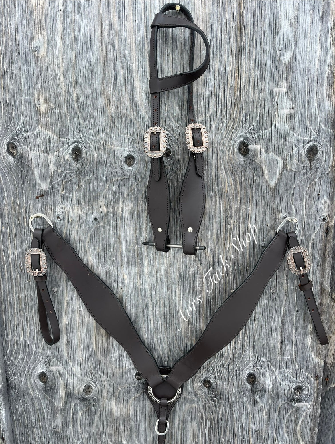 Plain one ear brown leather tack set
