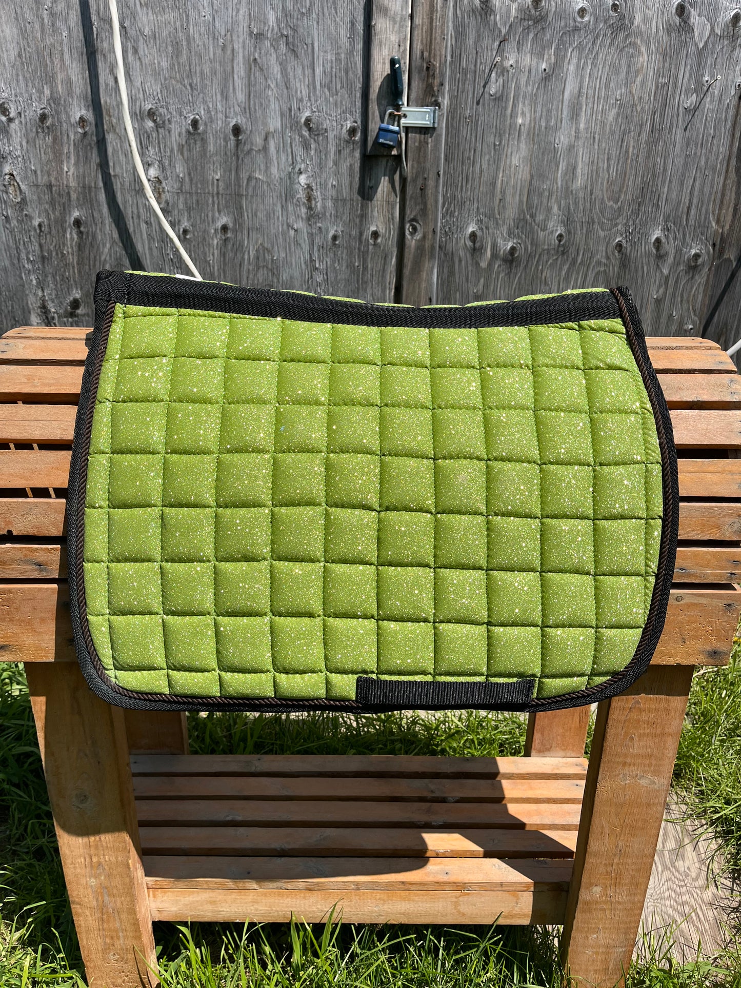 Pony lime green glitter pad