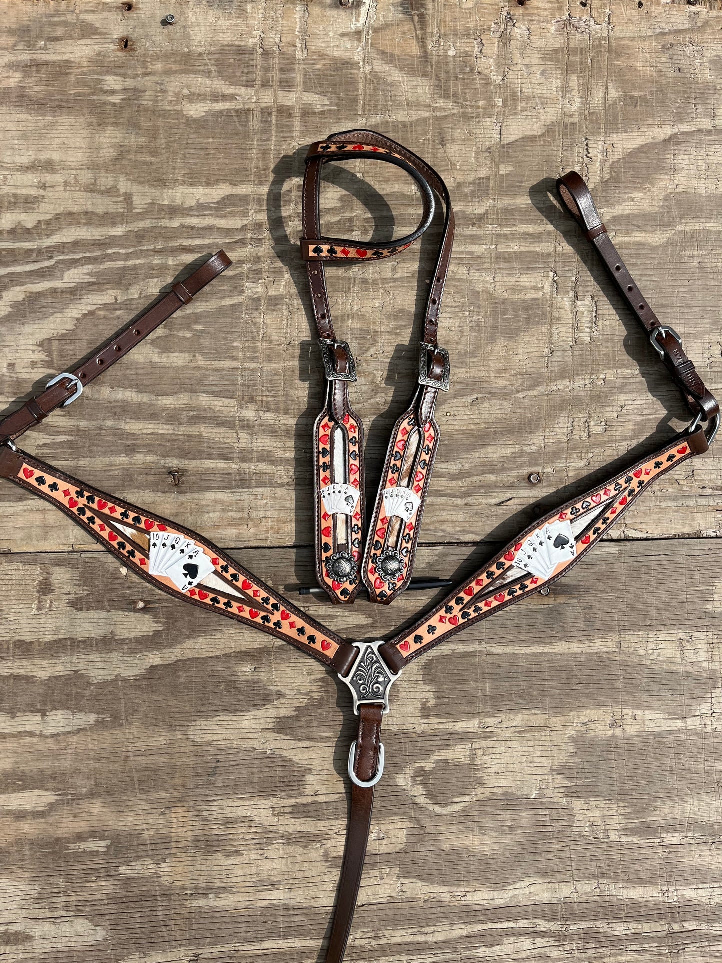 Gambler one ear tack set