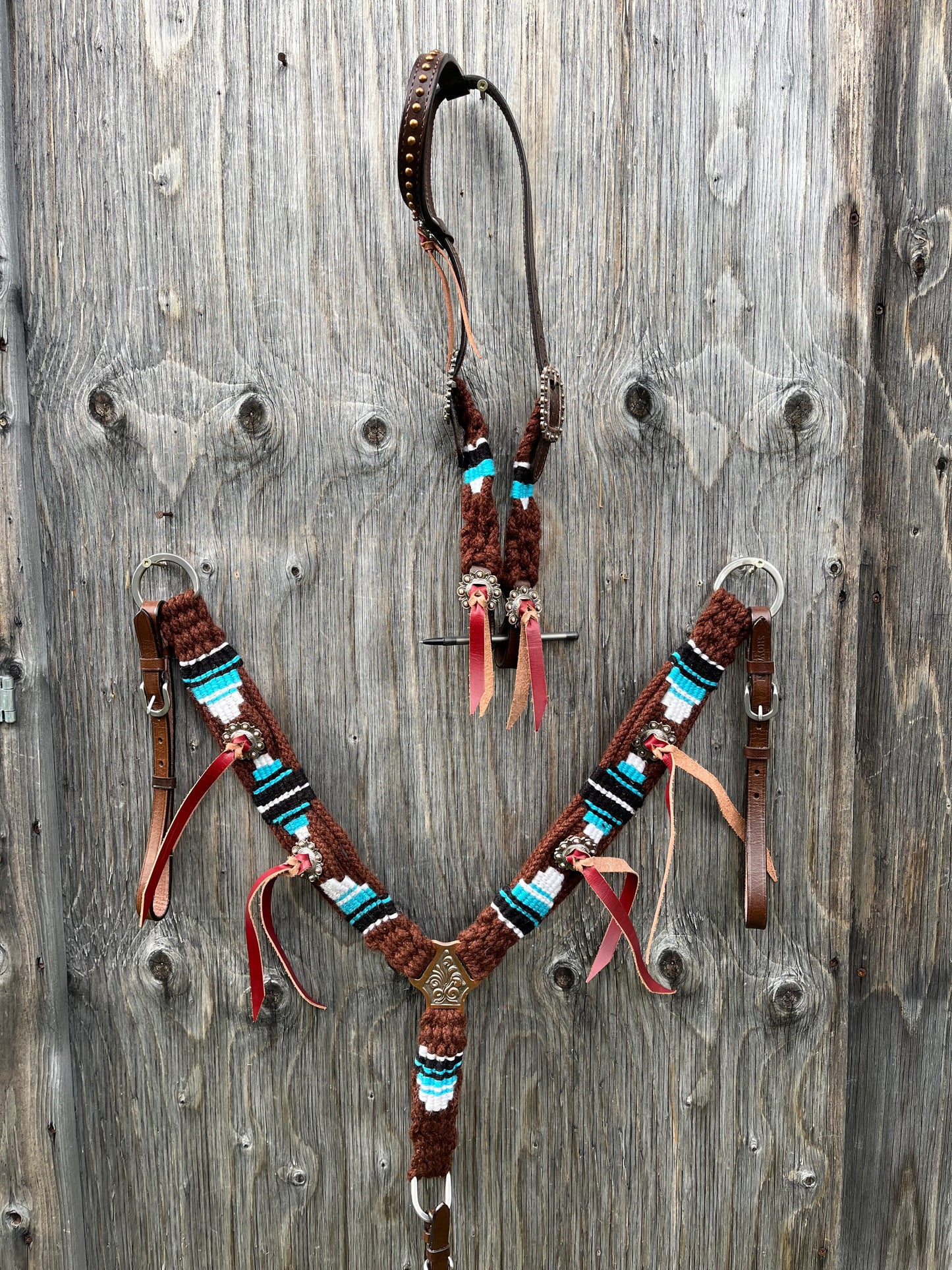 One ear brown tack set