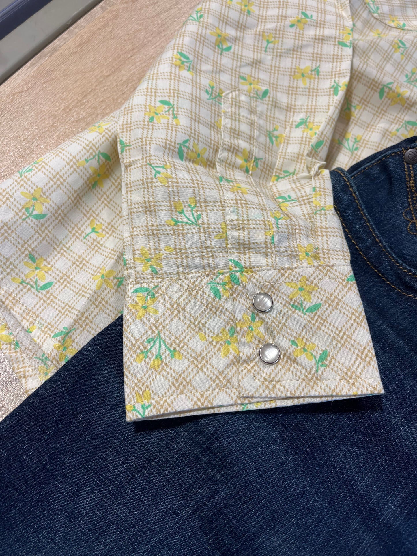 Wrangler flower print snap button up