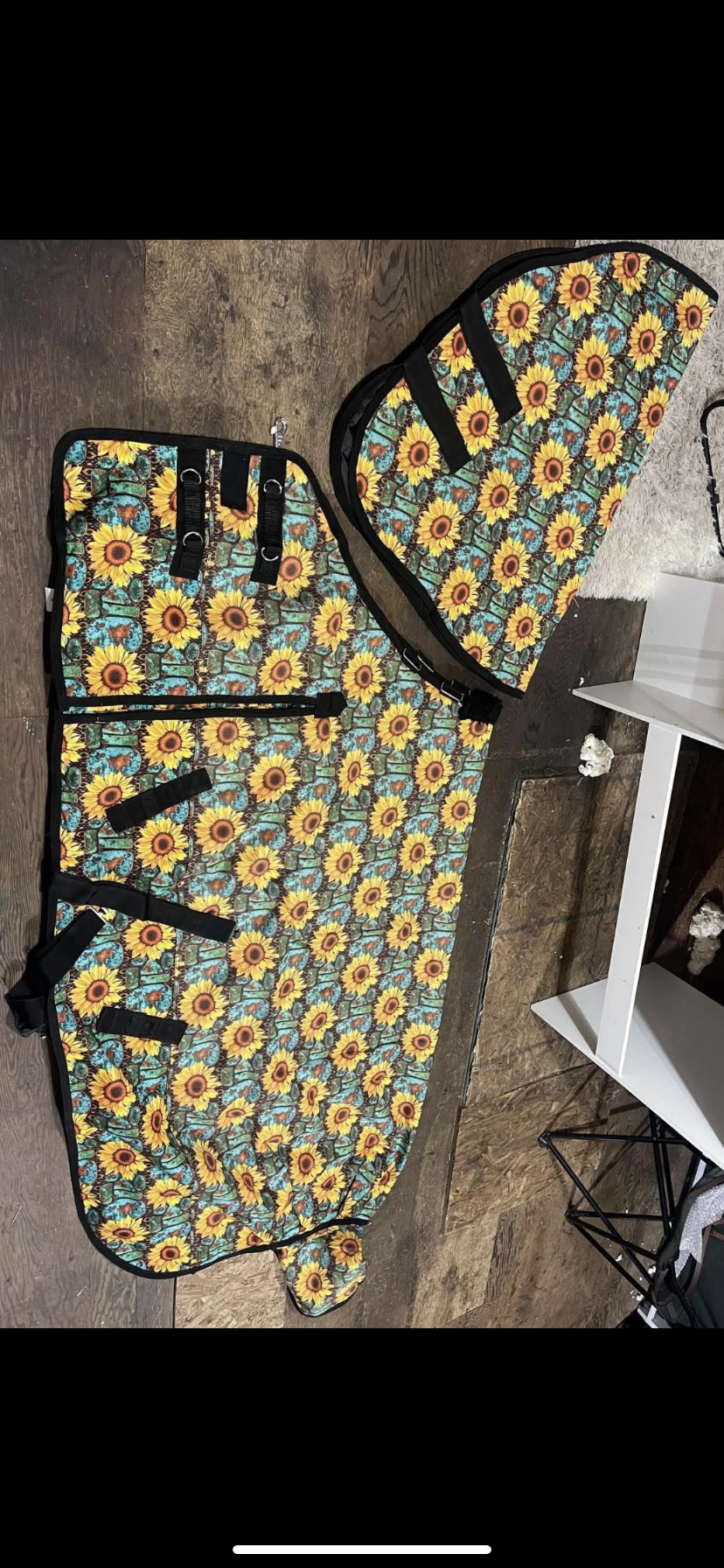 Sunflower 200 gram turnouts with hood