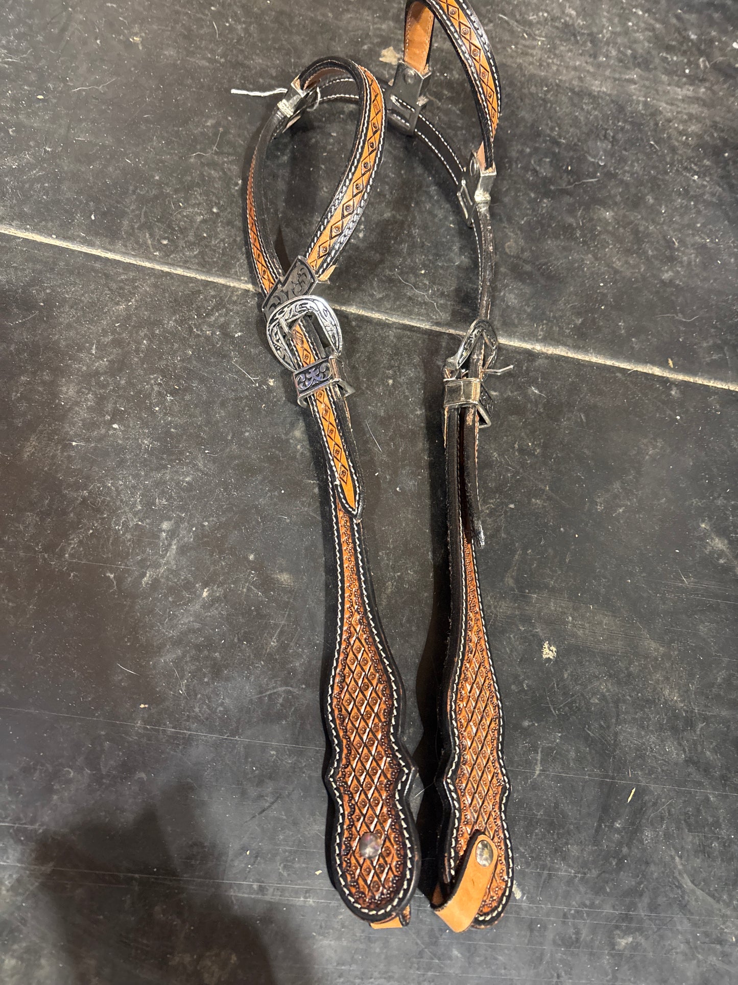 Double ear heads tall very small bit loops