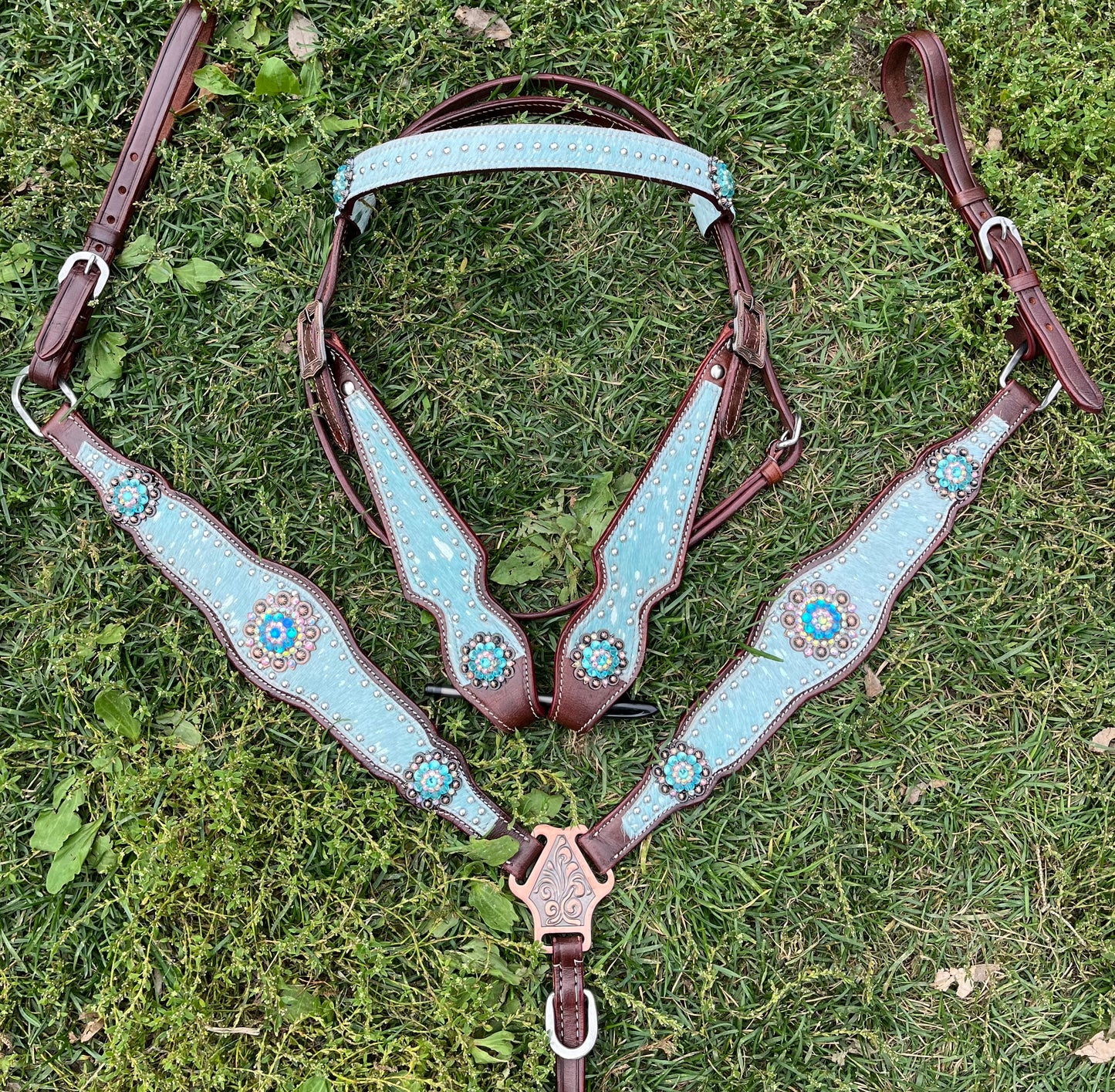 Acid wash blue hair on cowhide browband tack set