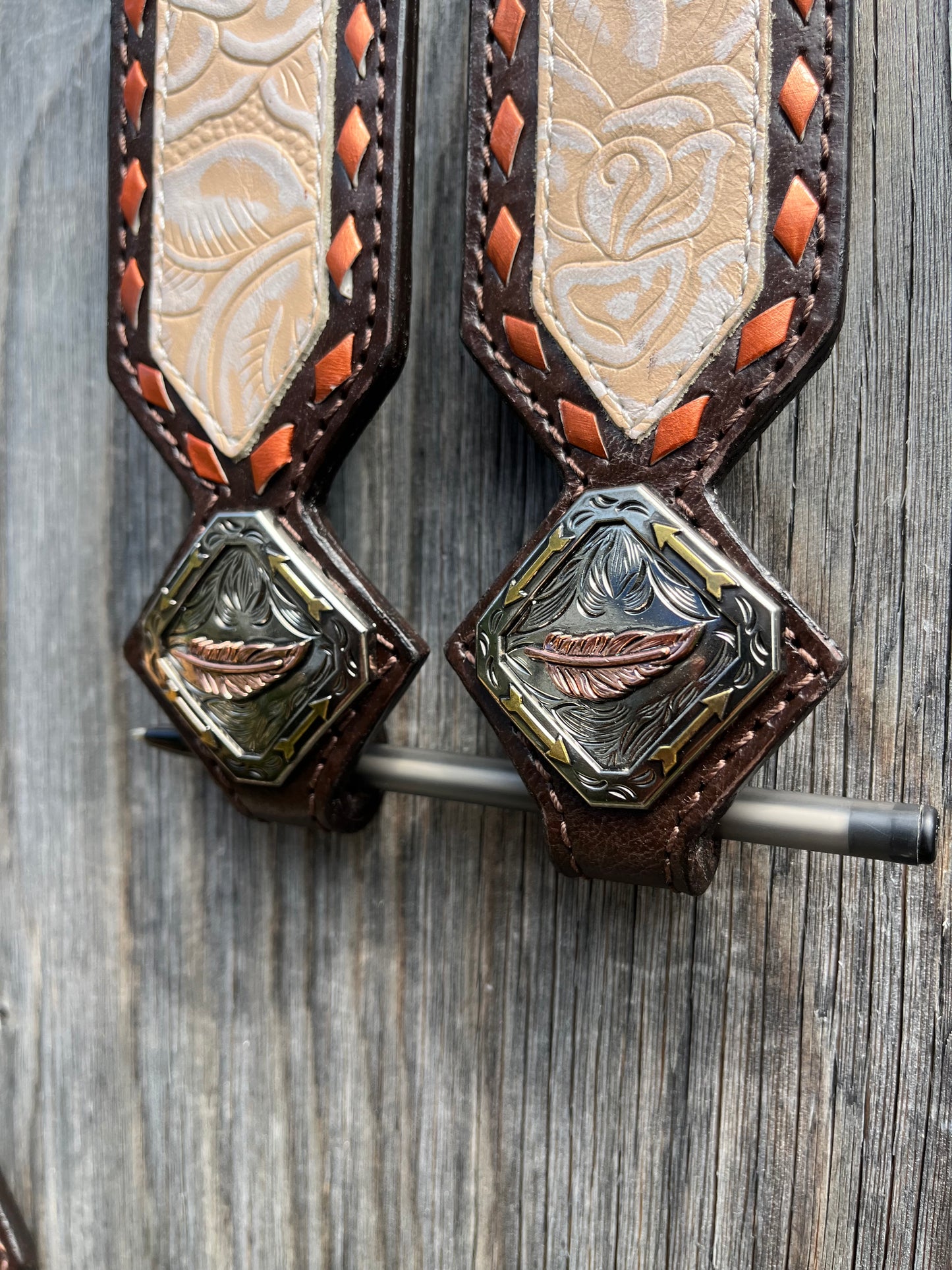 Thunderbird rose tack set