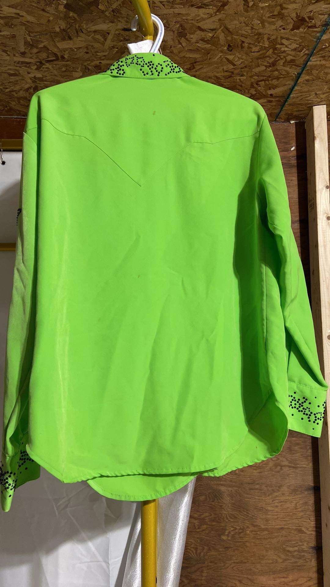 Large rods show shirt