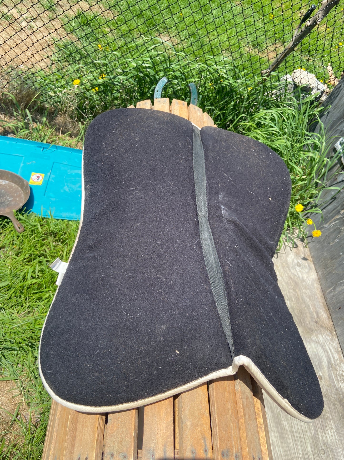 Large weatherbeeta half pad
