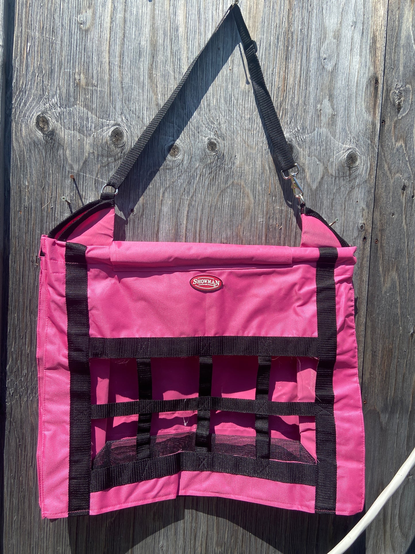 Slow feed hay tote