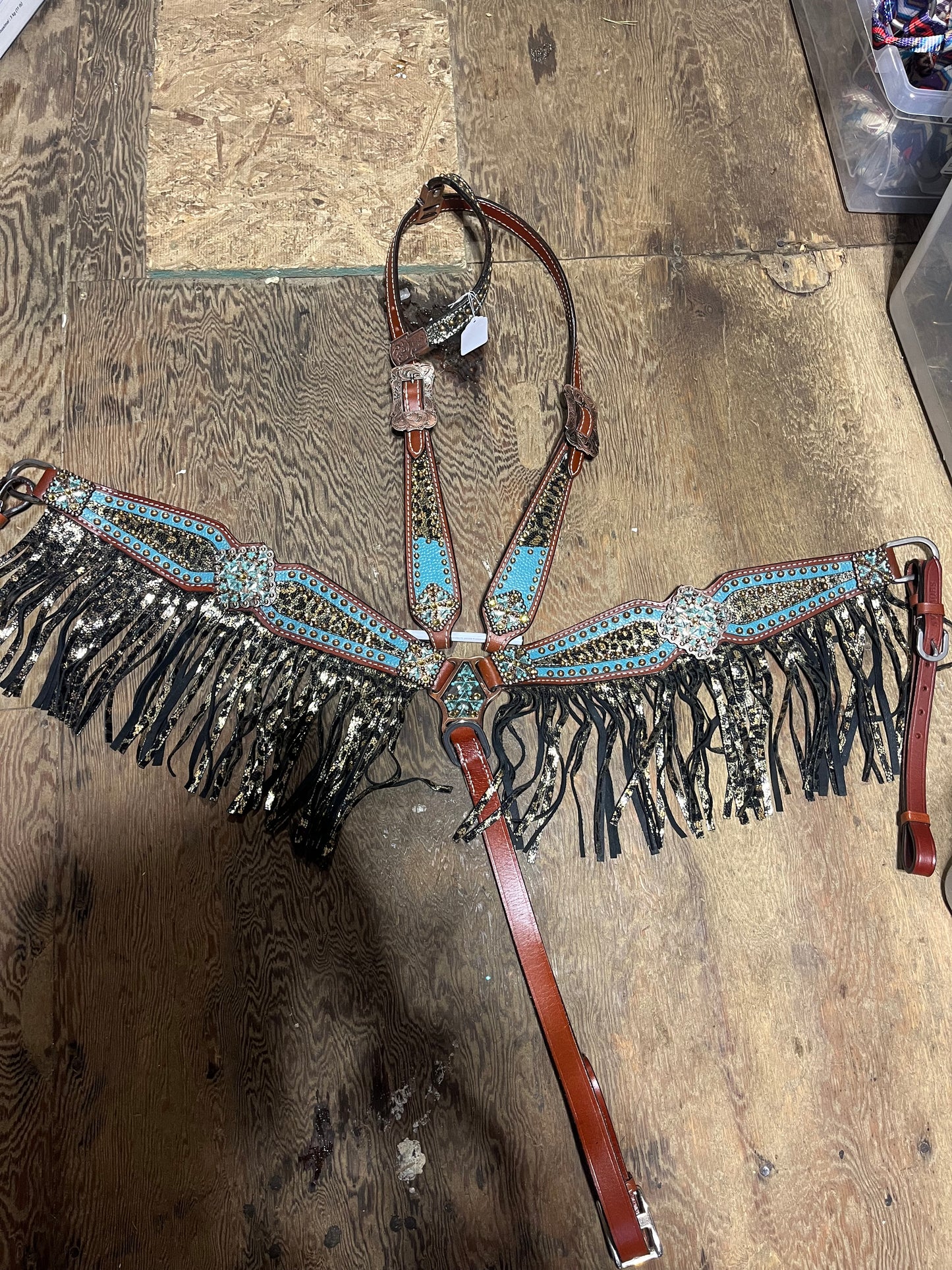 Turquoise cheetah tack set