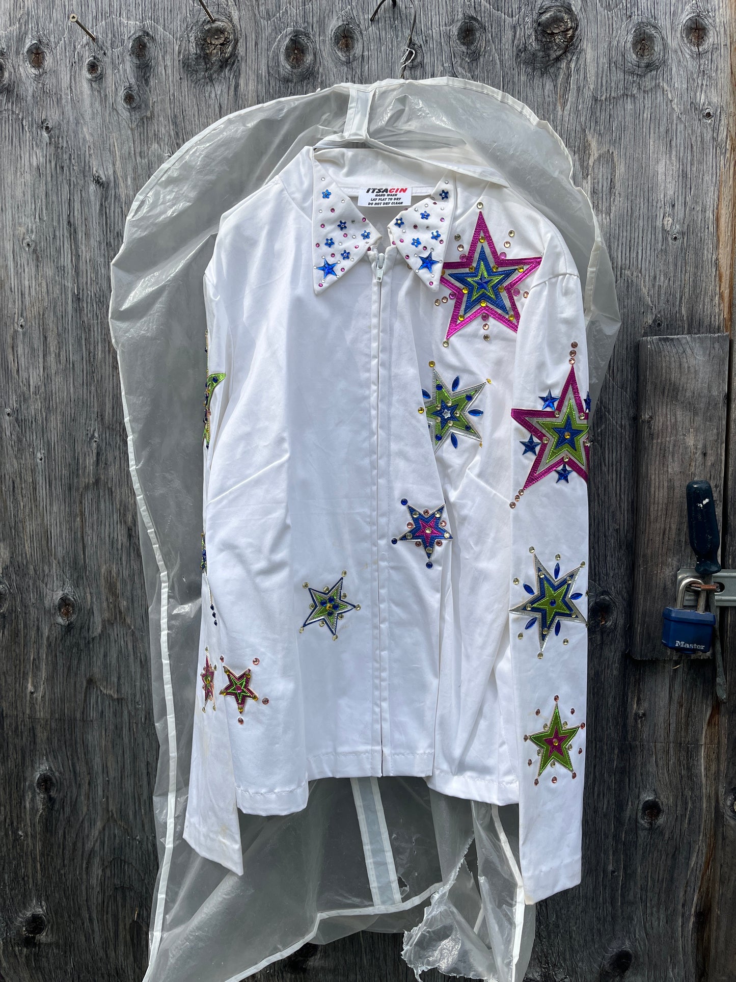 Small show shirt