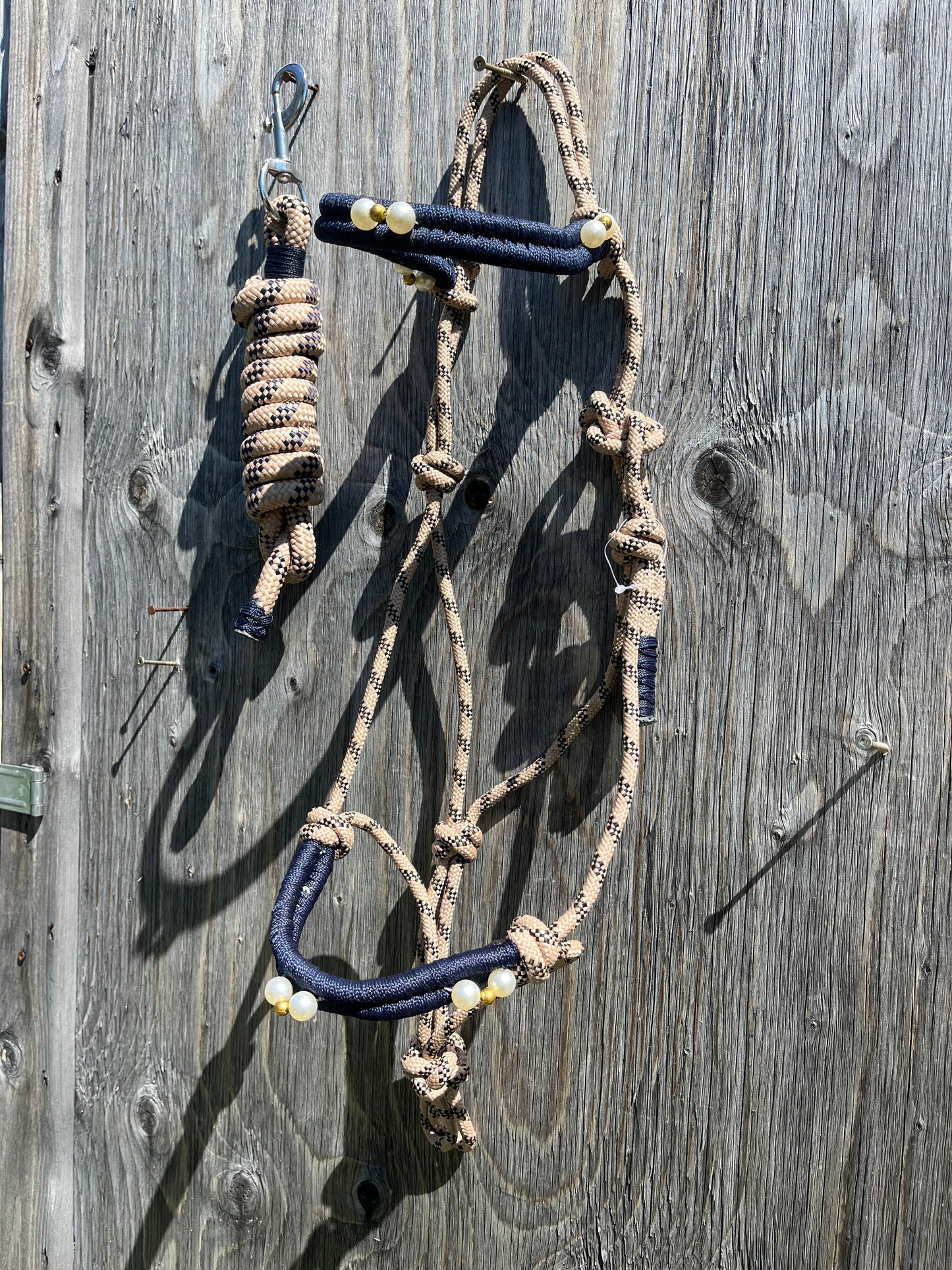 Rope halter with browband and lead set clearance