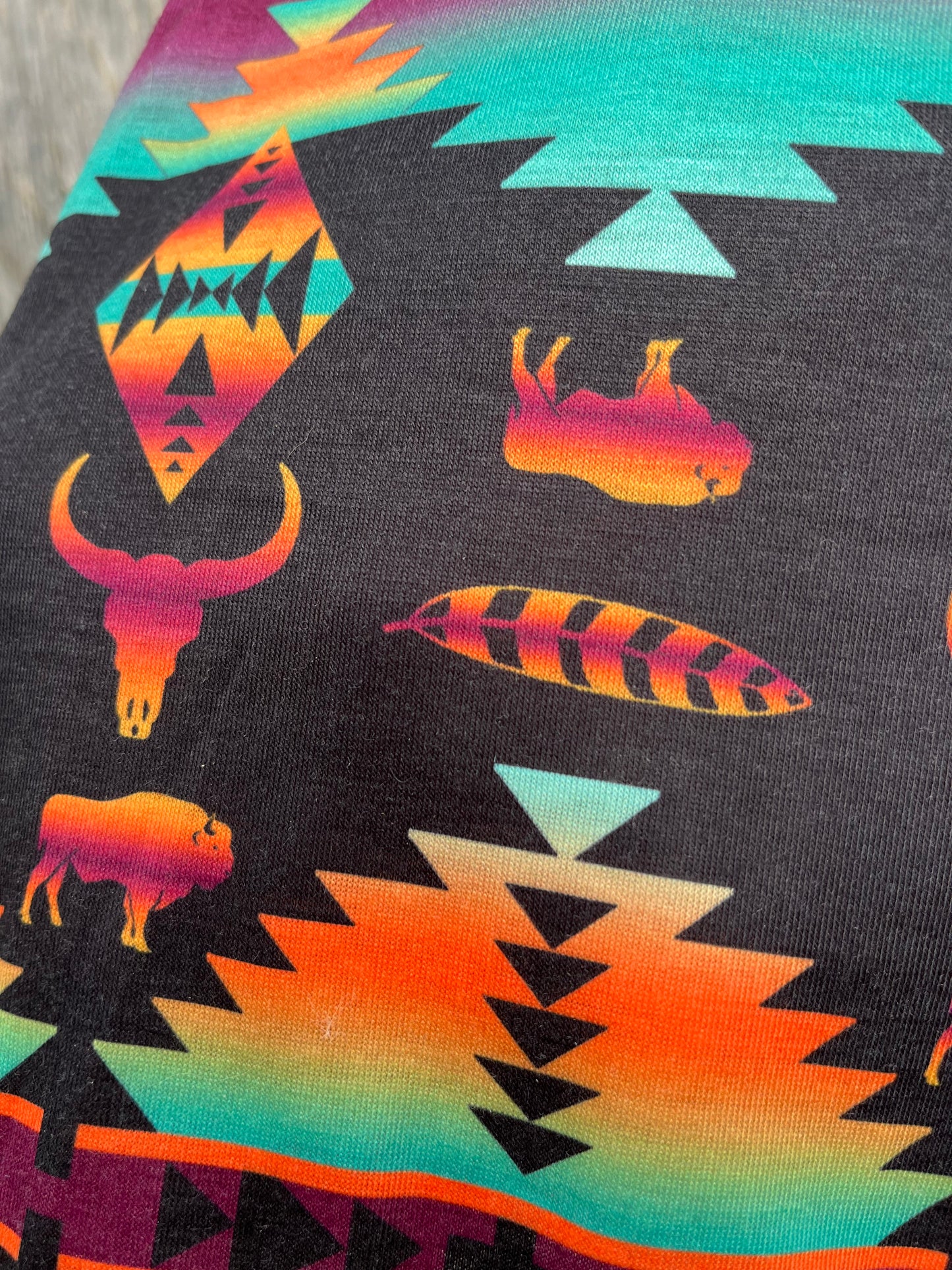 Medium roomy / loose fit, Aztec hi low