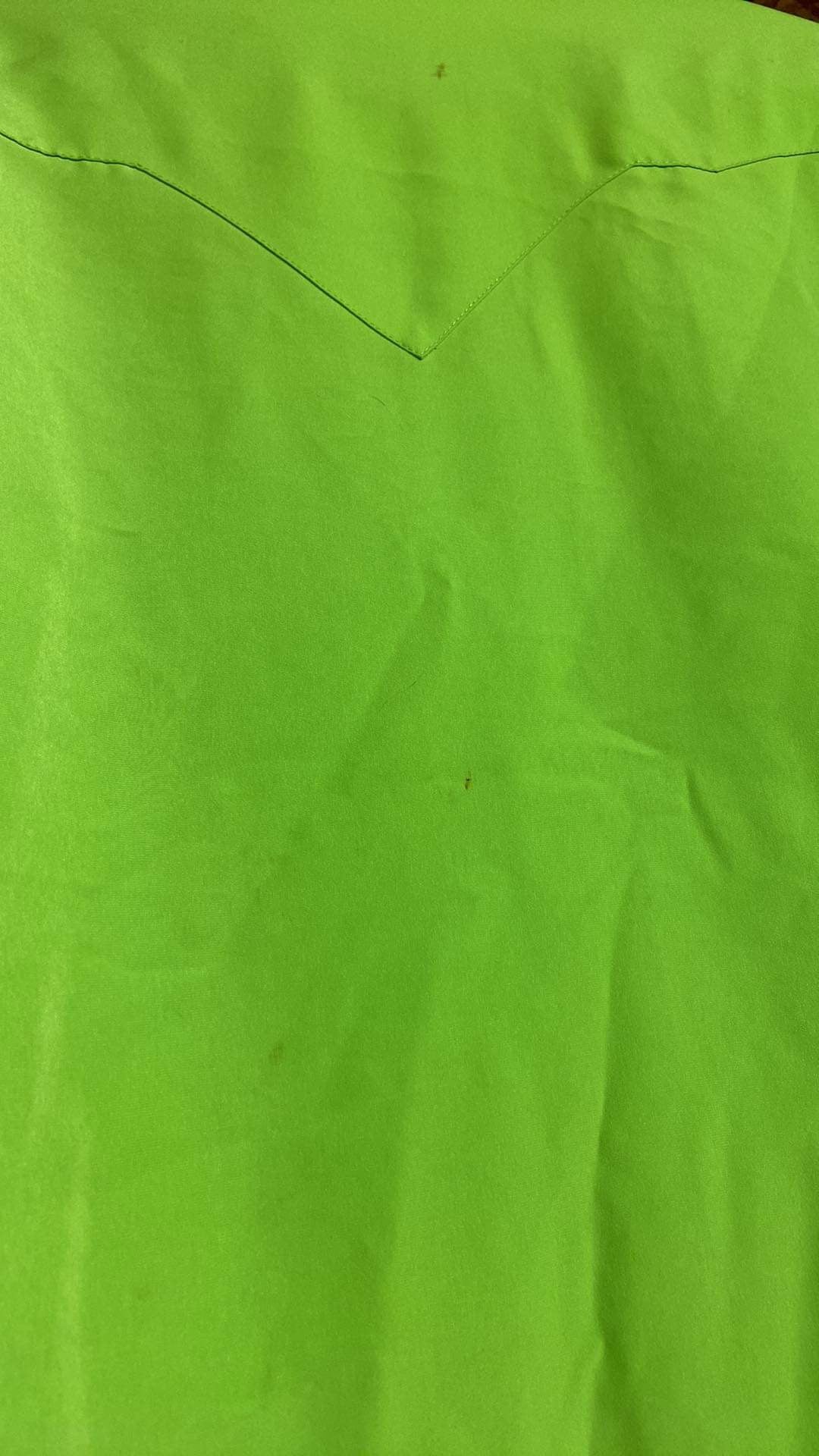 Large rods show shirt