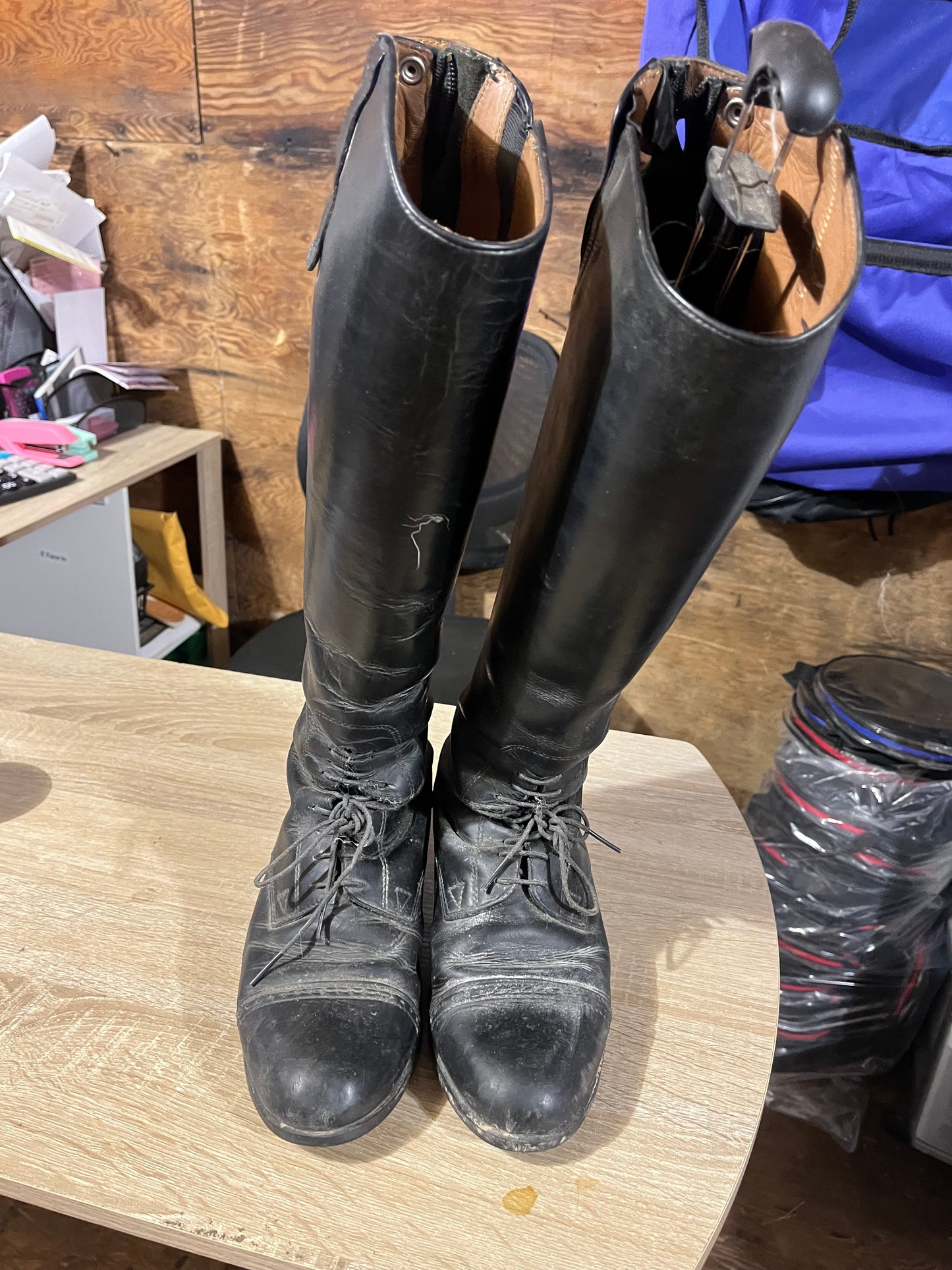 7.5 Ariat medium height wide calf