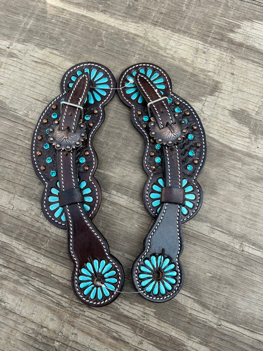 Flower spur straps with copper