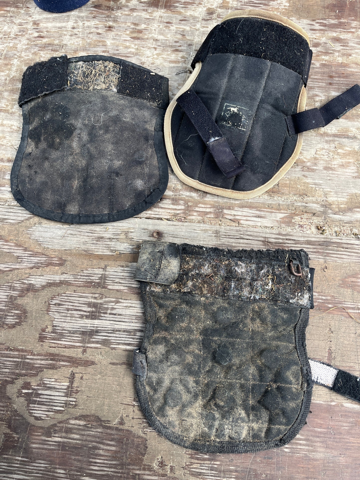 Random magnetic boots