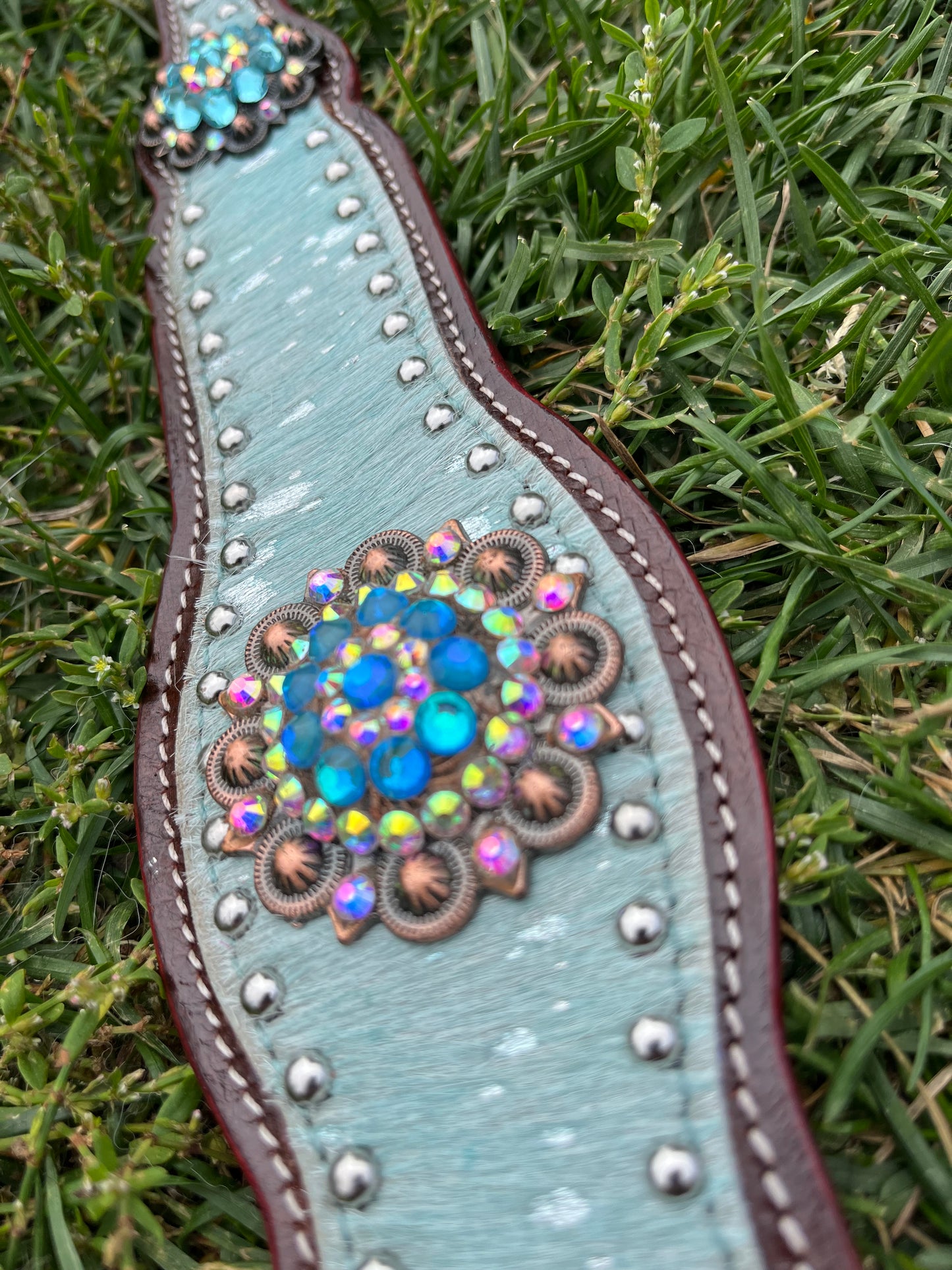 Acid wash blue hair on cowhide browband tack set