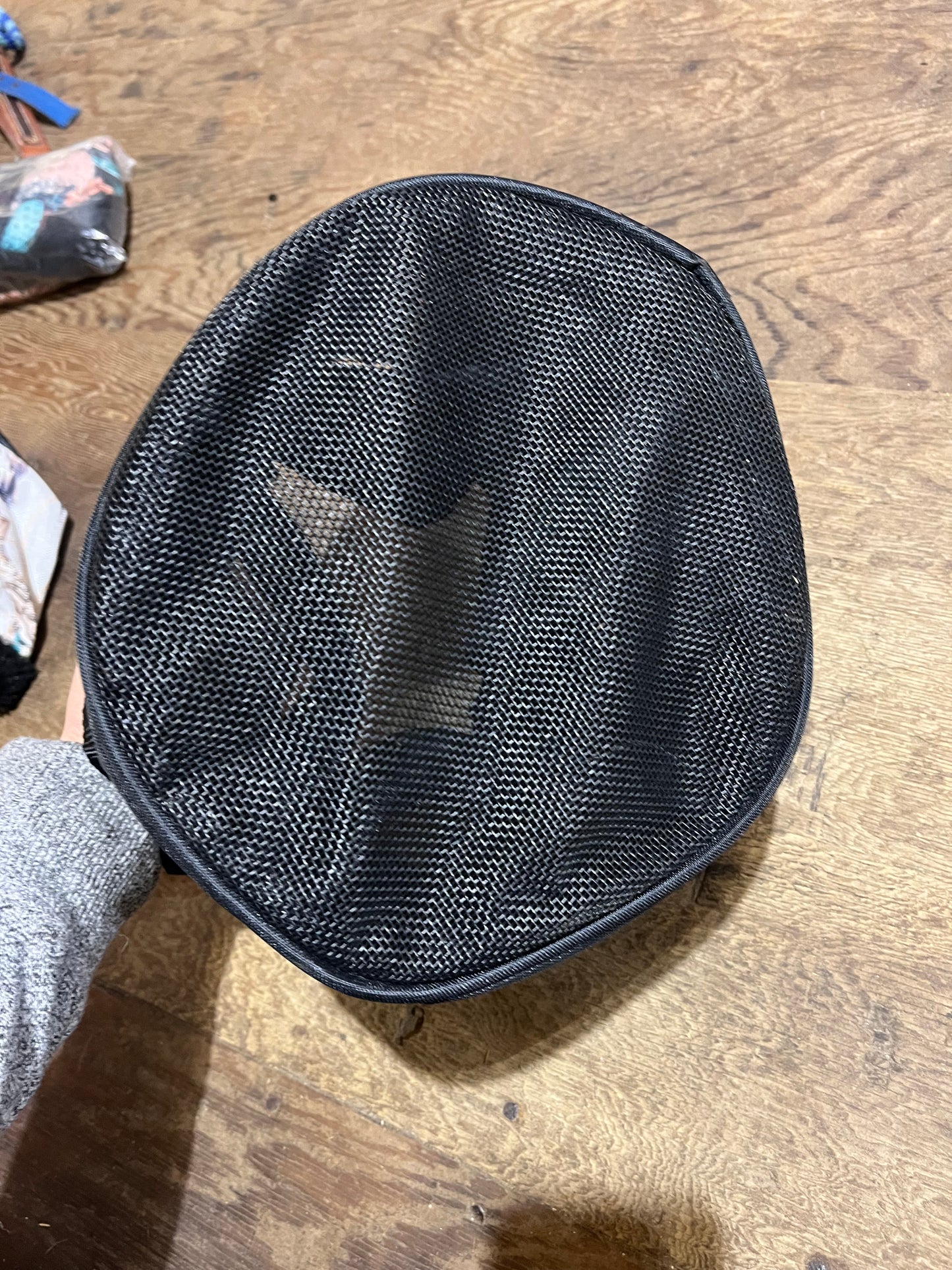 groom bags with mesh bottom