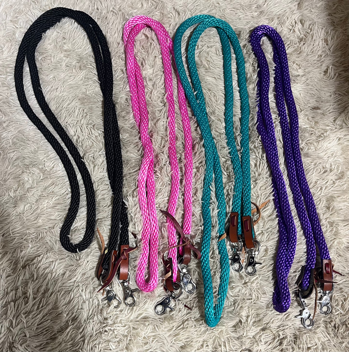 Barrel reins with quick change scissor snap ends