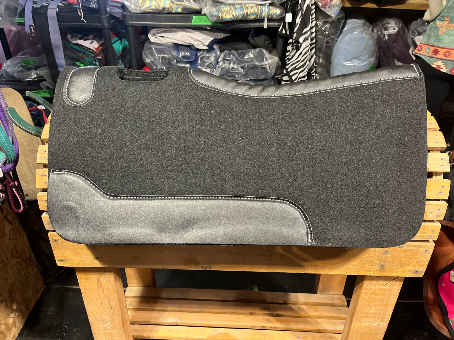 Pony 26” black felt pad
