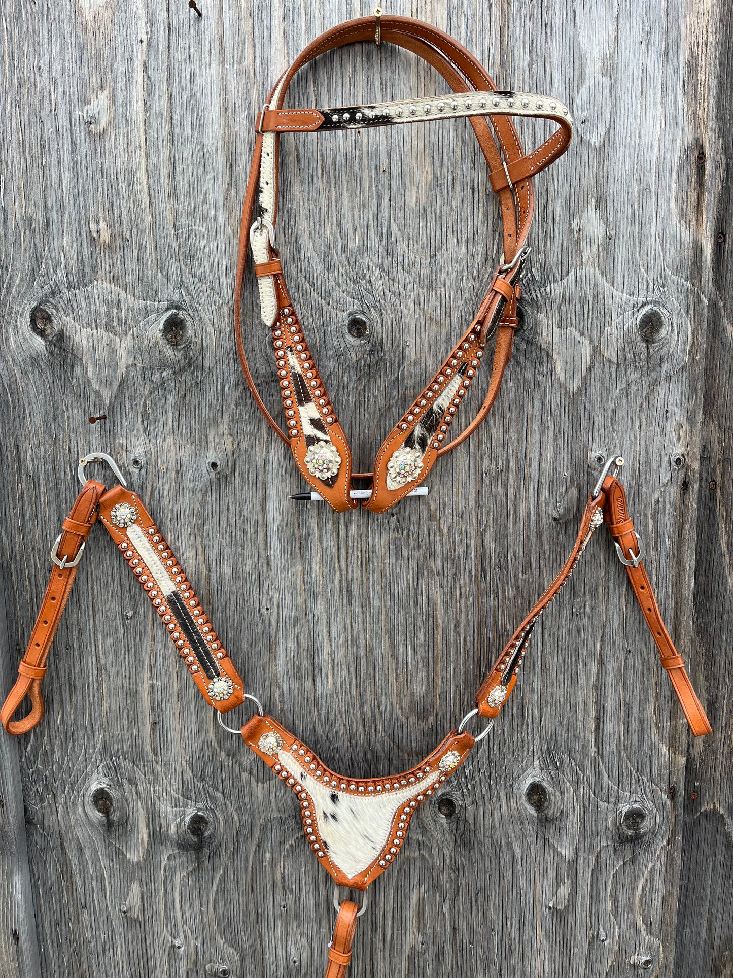 Hair on cowhide tack set