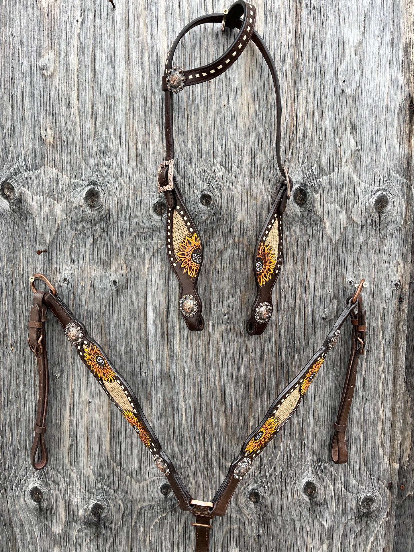 Sunflower tack set