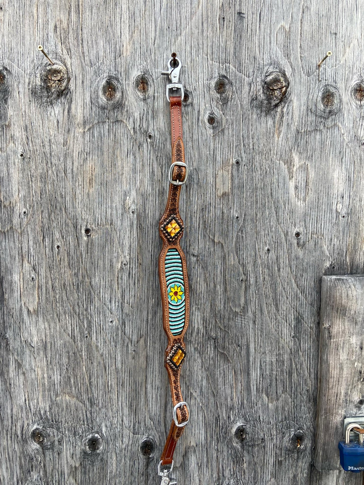 Beaded wither strap