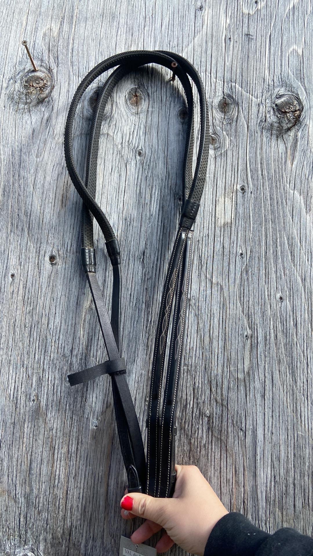 Black fancy stitched rubber pony reins