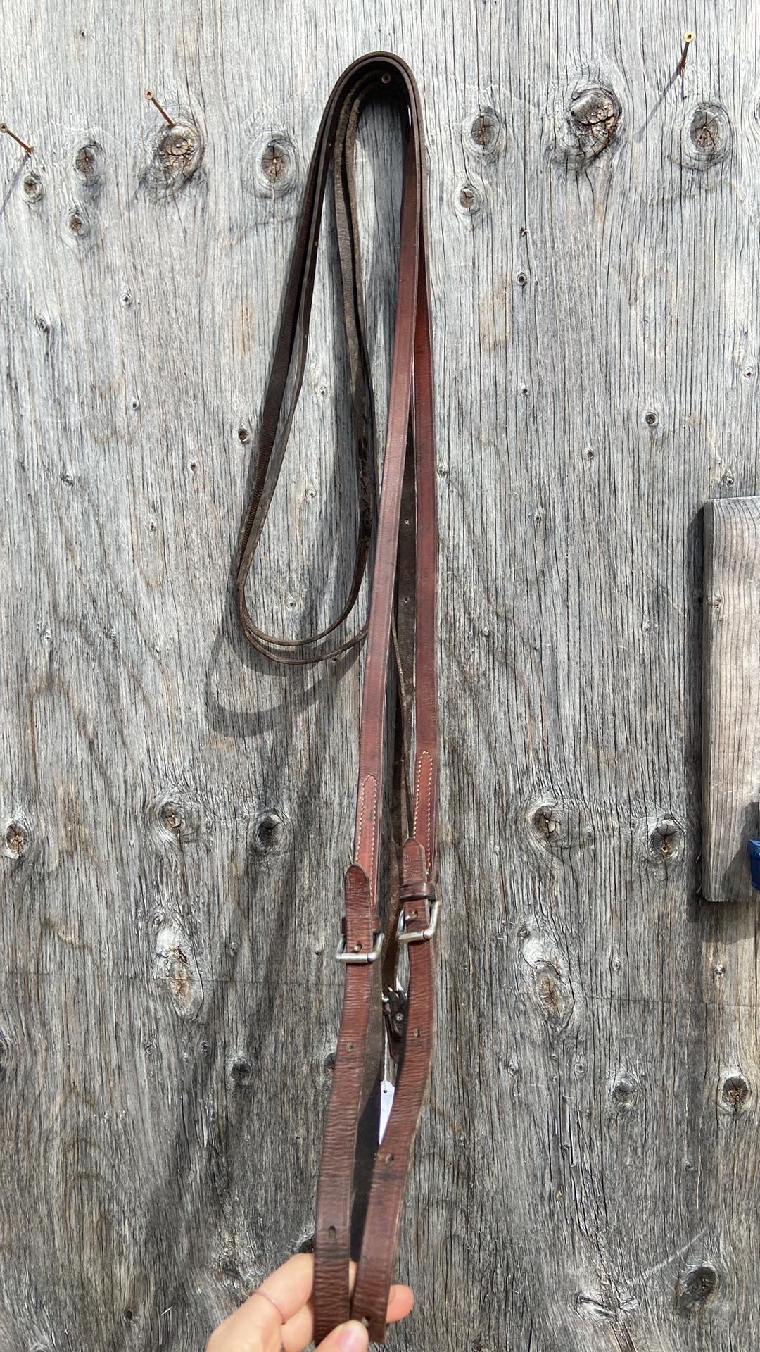 Leather draw reins