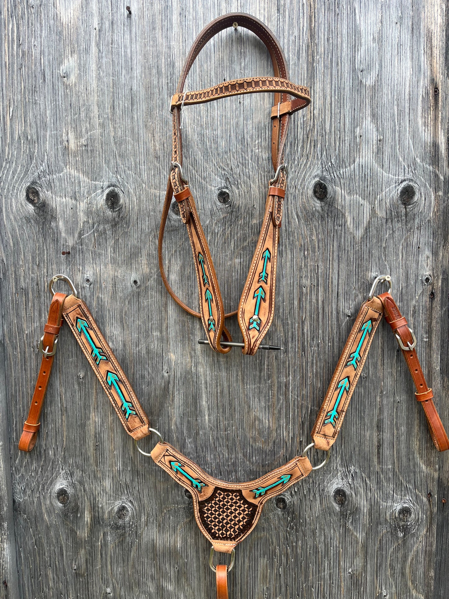 Teal arrow gladiator tack set