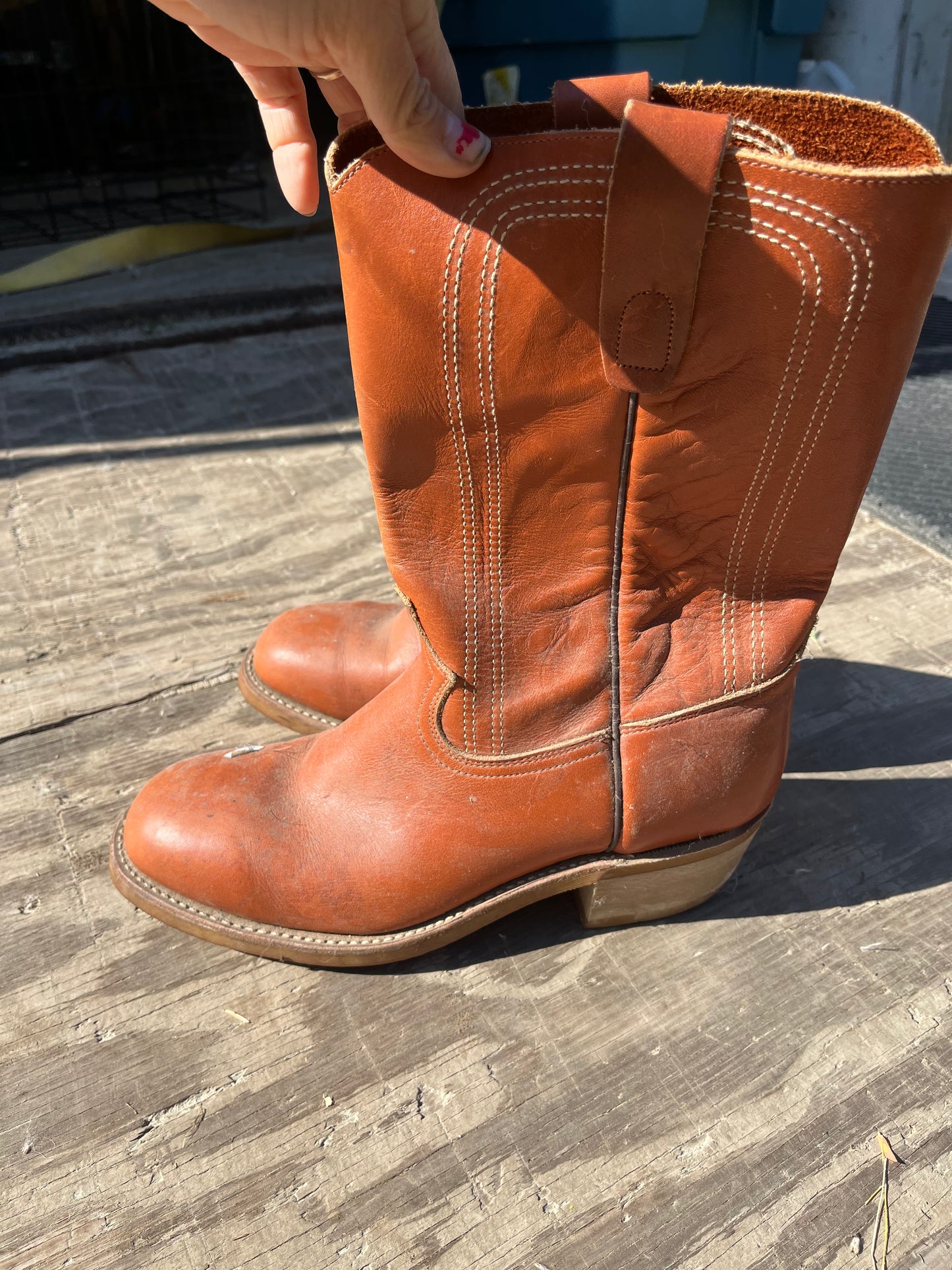 No size boots appear men’s 10 range
