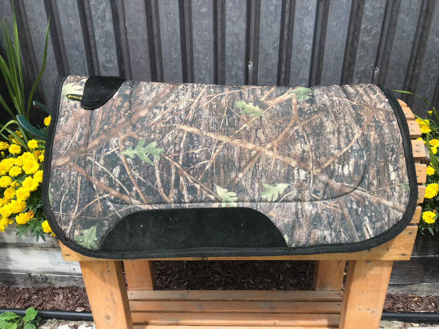 Camo western pad