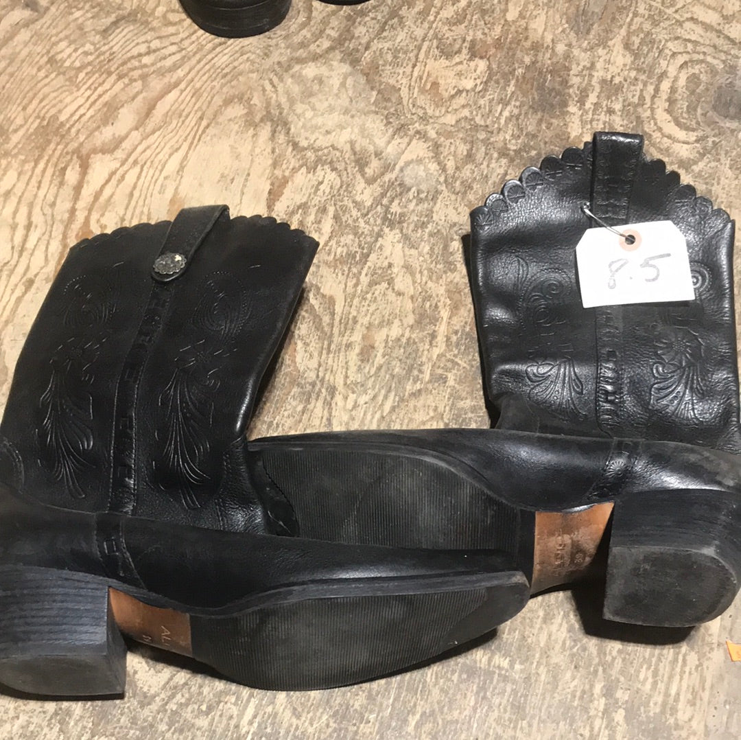 Used ladies cowboy on sale boots